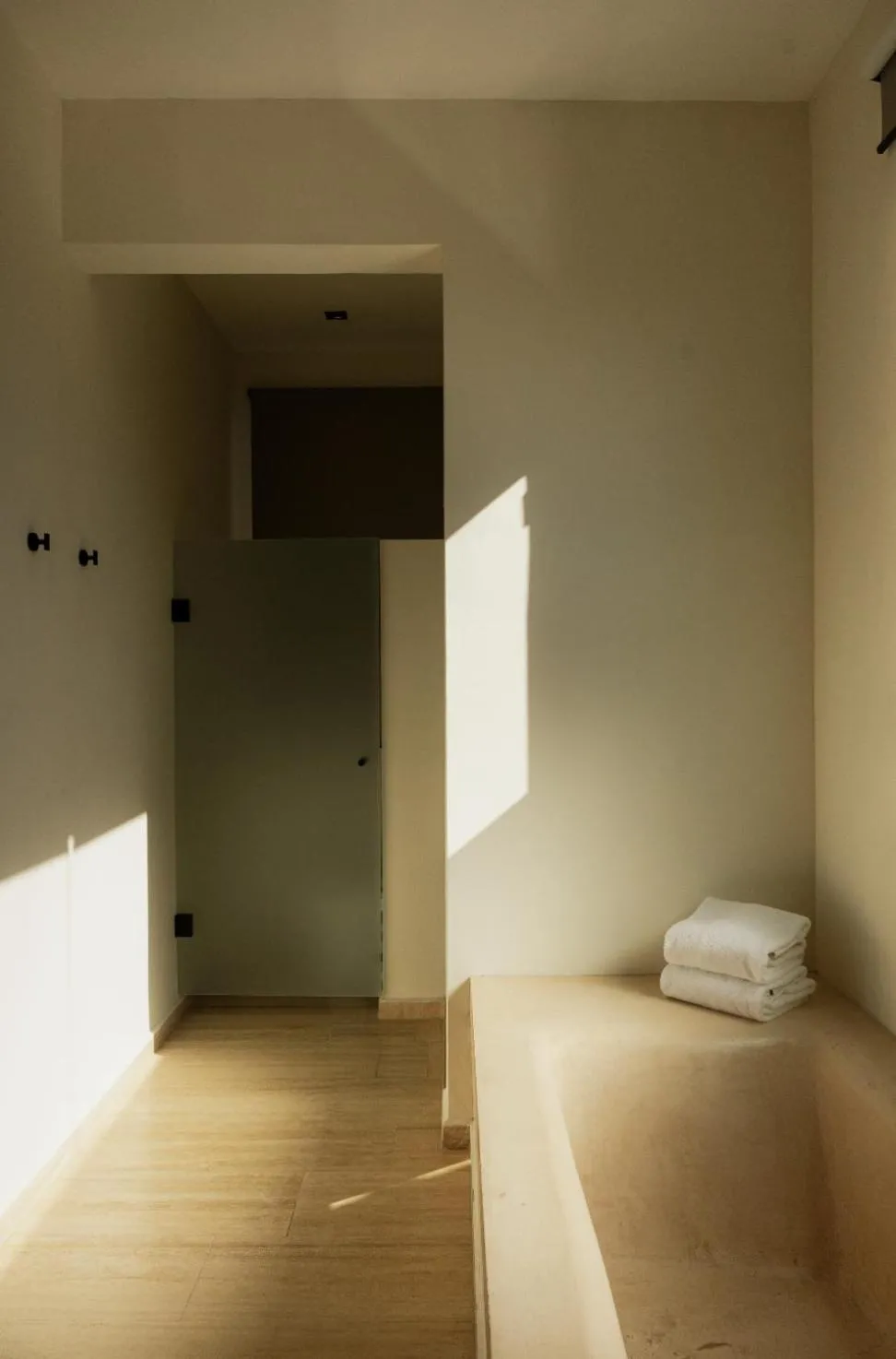 Bathroom, Bed in Kahal Hotel Adults Only - Paseo Montejo