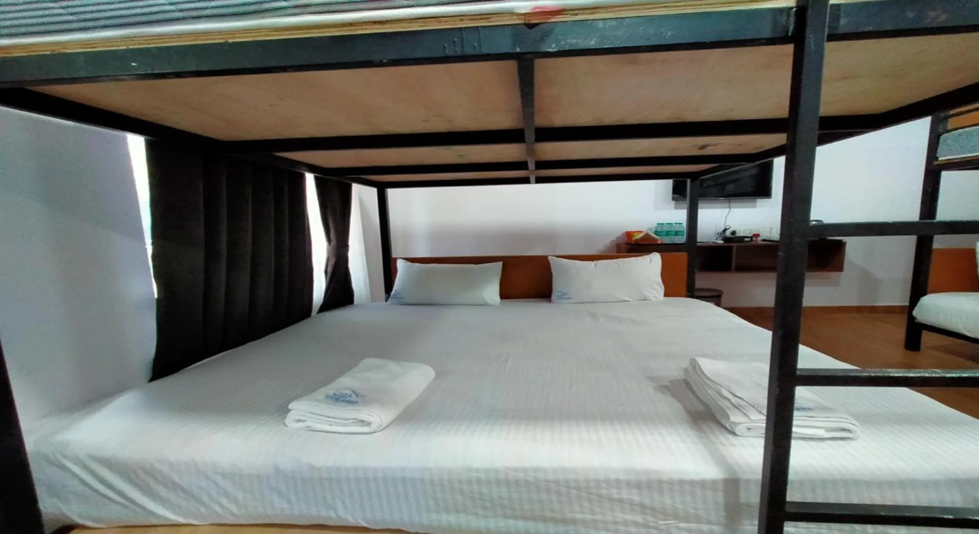 bunk bed, Bed in West Coast Gokarna
