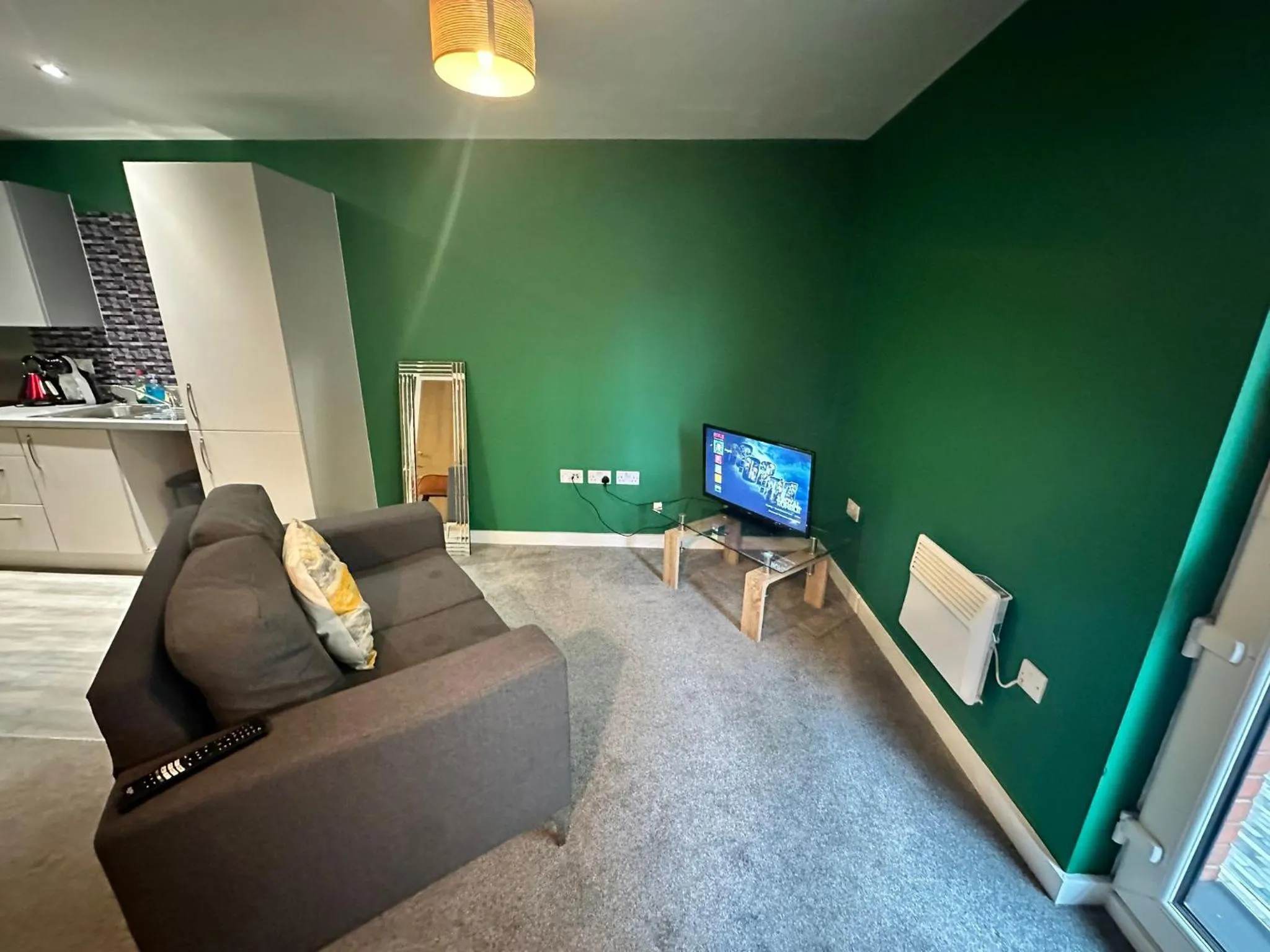TV and multimedia in Adelphi Wharf Apartments by Beehosting