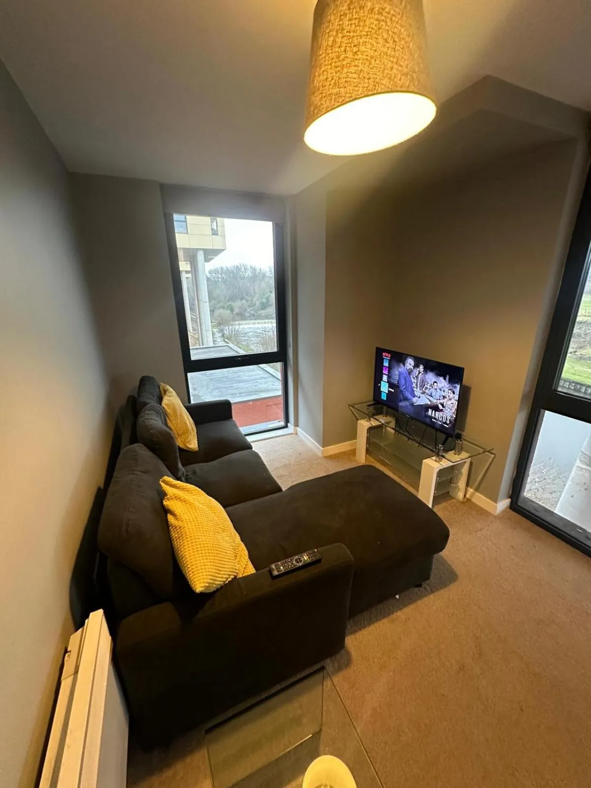 Living room in Adelphi Wharf Apartments by Beehosting