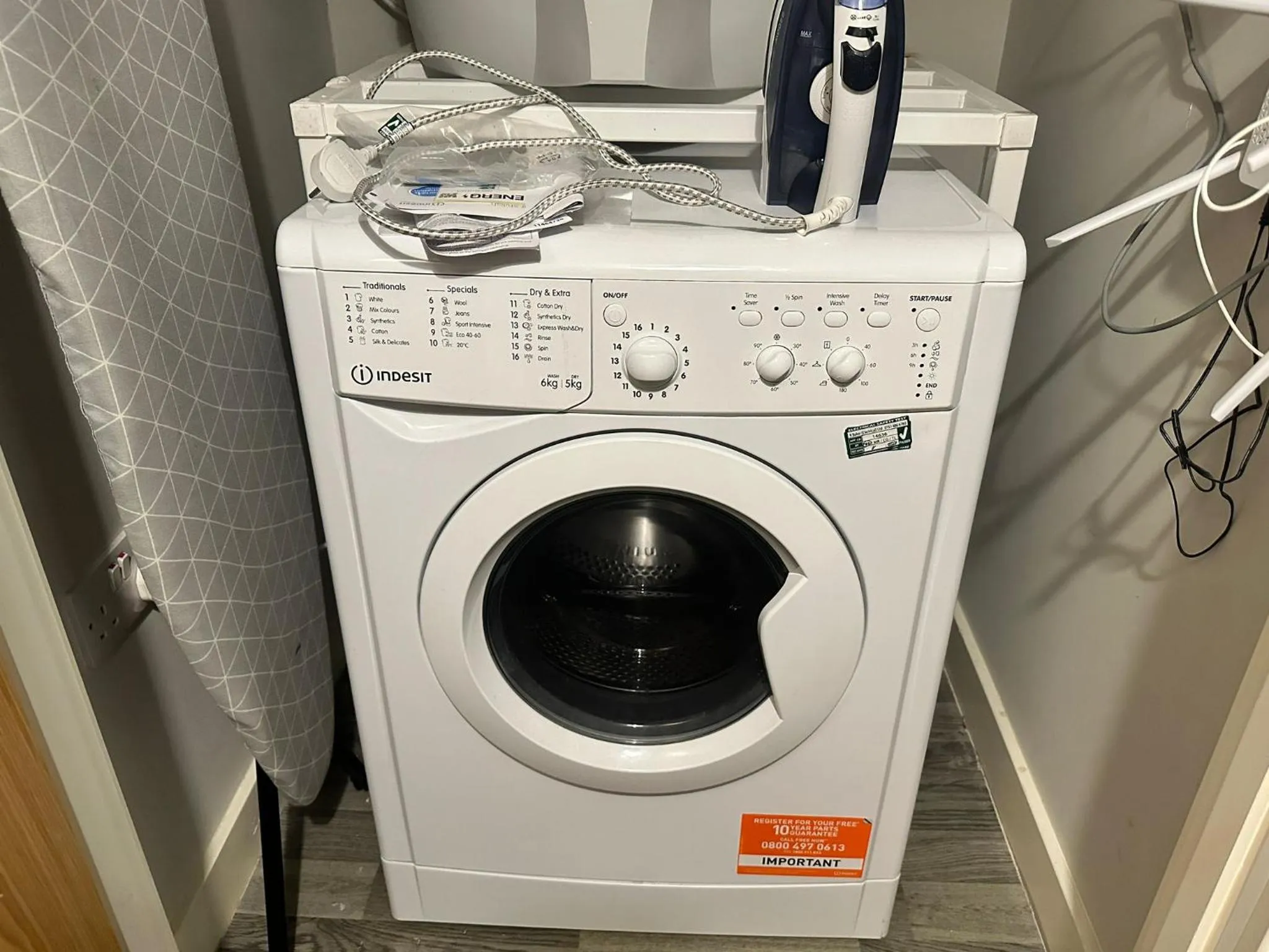washing machine in Adelphi Wharf Apartments by Beehosting