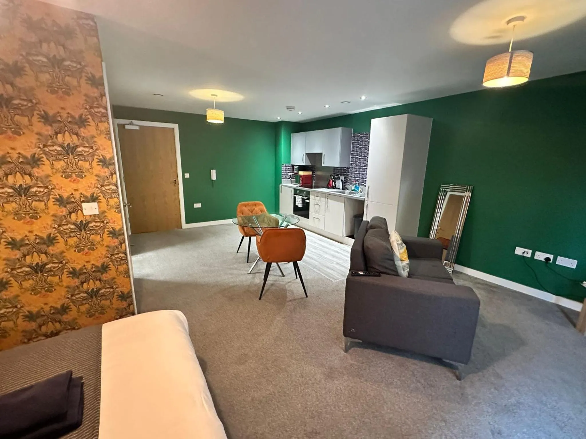 Kitchen or kitchenette in Adelphi Wharf Apartments by Beehosting