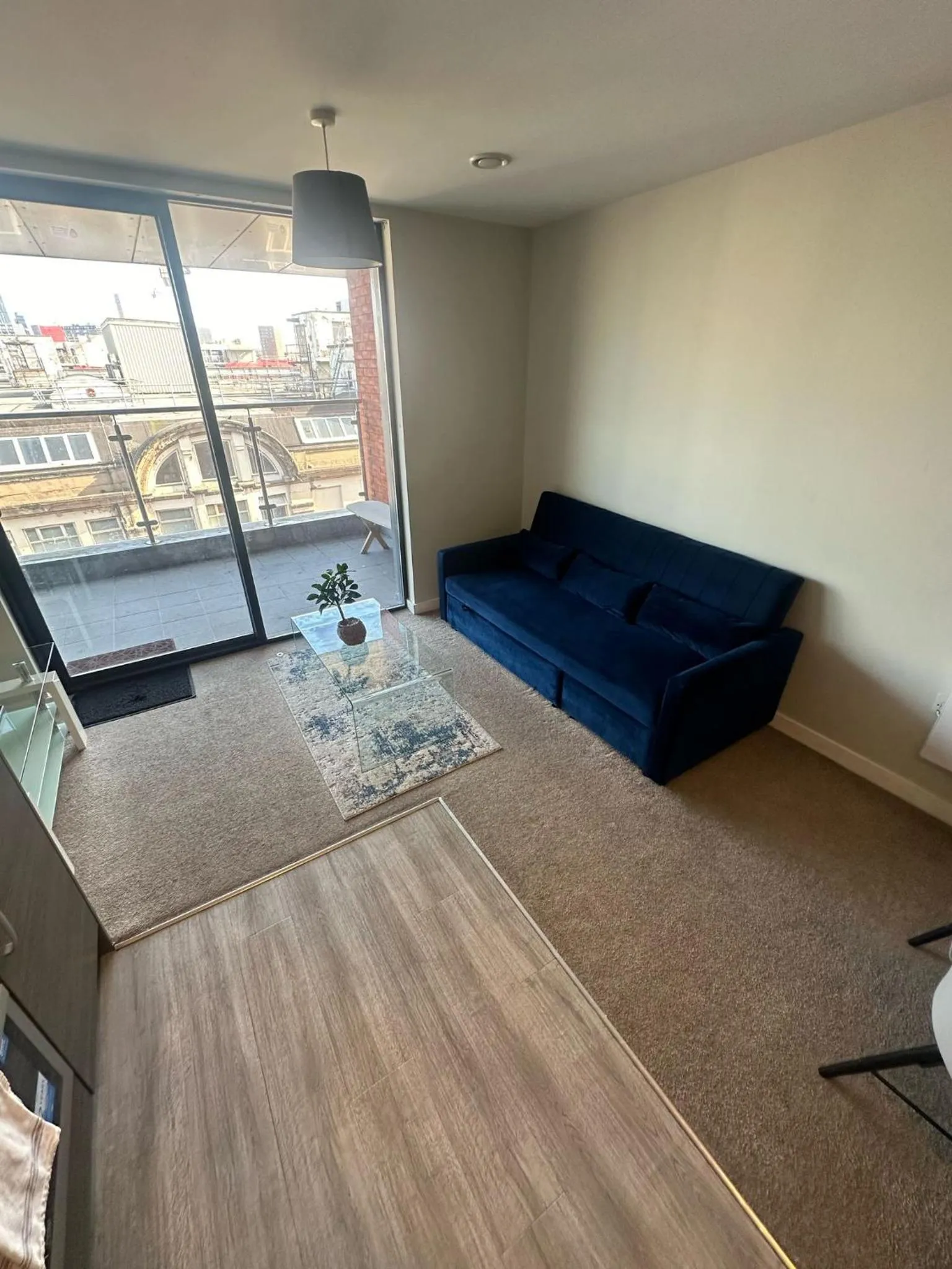 Living room in Adelphi Wharf Apartments by Beehosting