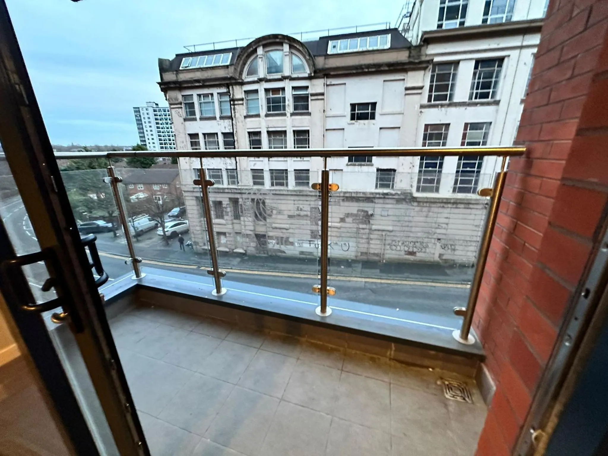 Balcony/Terrace in Adelphi Wharf Apartments by Beehosting