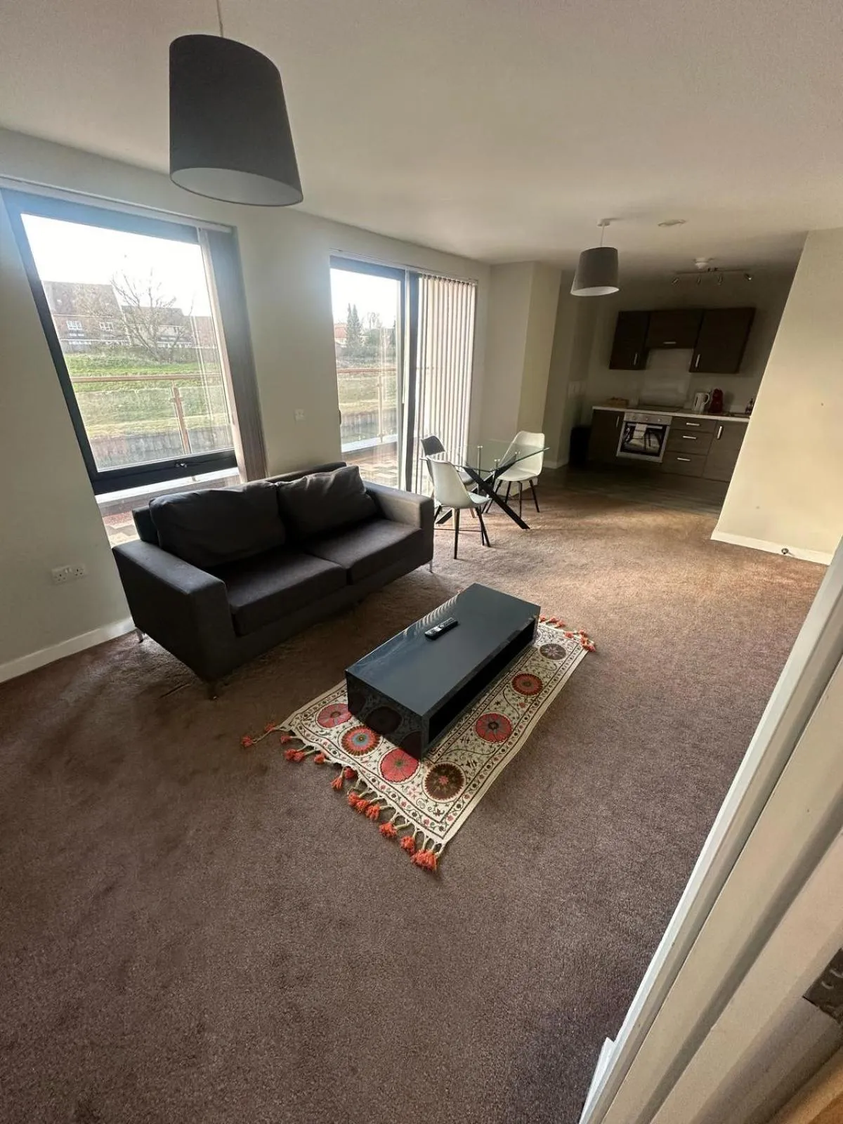 Living room in Adelphi Wharf Apartments by Beehosting