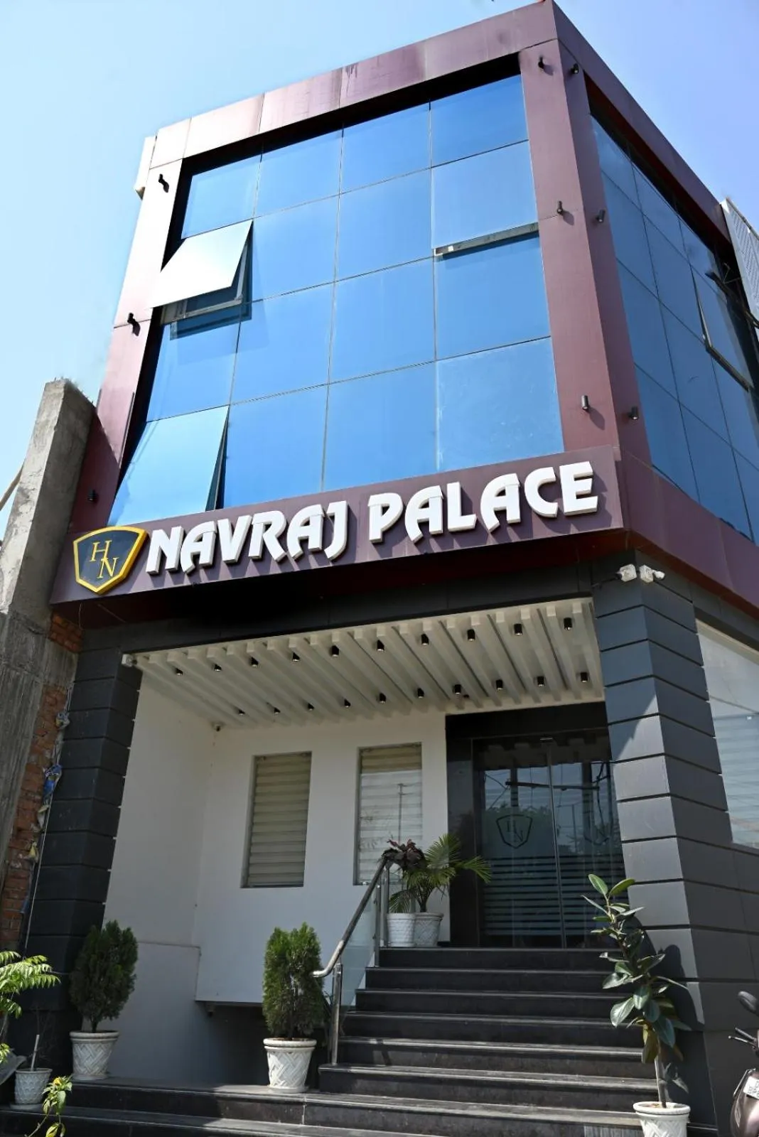 Hotel Navraj Palace