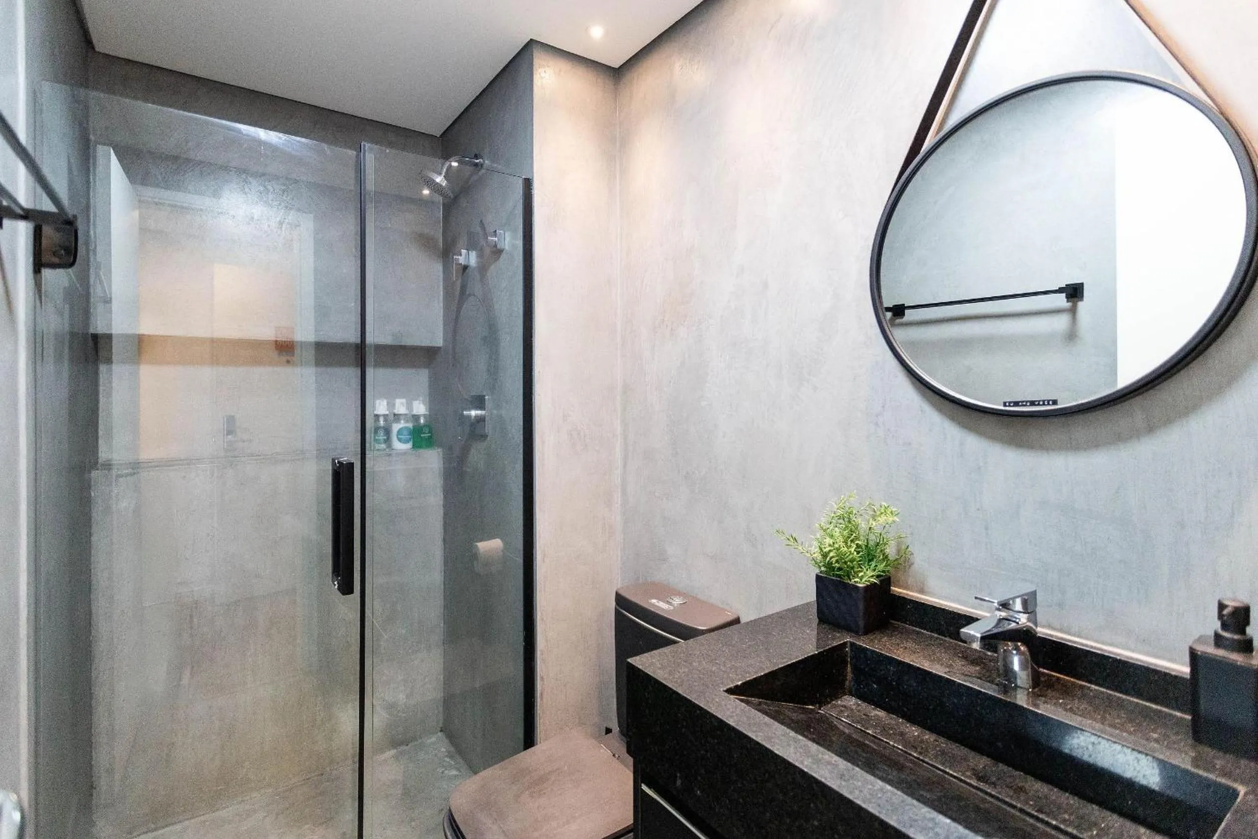 Shower in Condomínio Setin Downtown Genebra - Studios por temporada