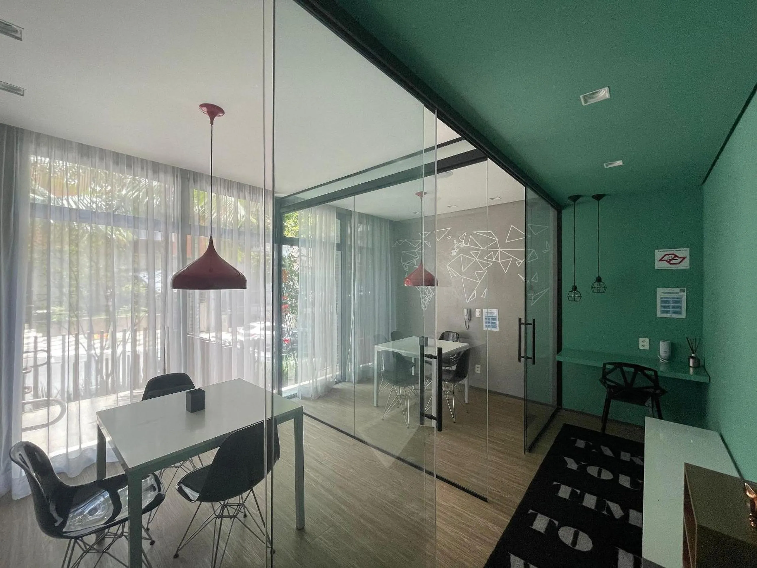 Business facilities in Condomínio Setin Downtown Genebra - Studios por temporada