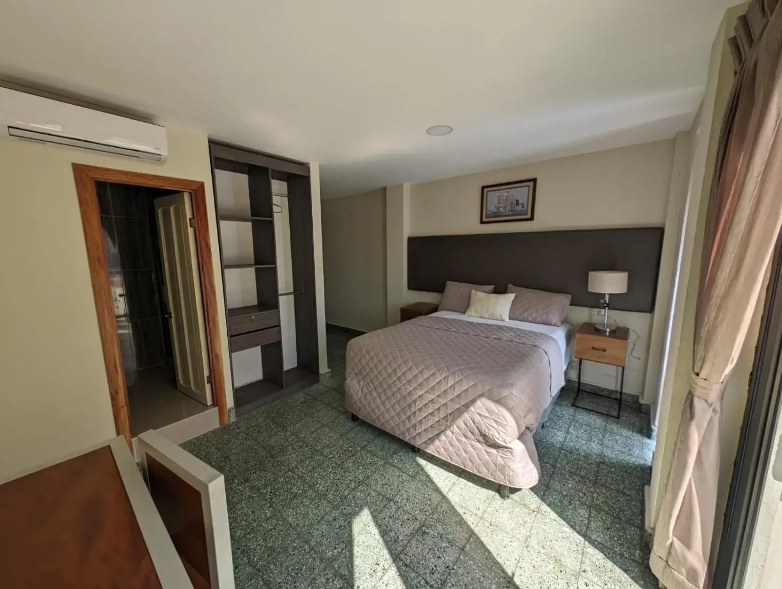 Standard Double Room in Hotel Abrego Standard Double Room in Hotel Abrego
