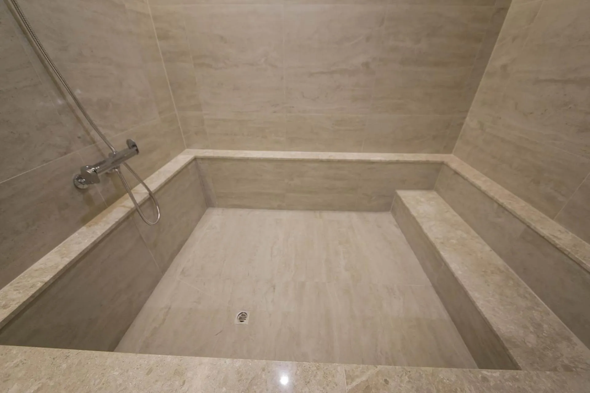 H Avenue Hotel Sangmu Branch