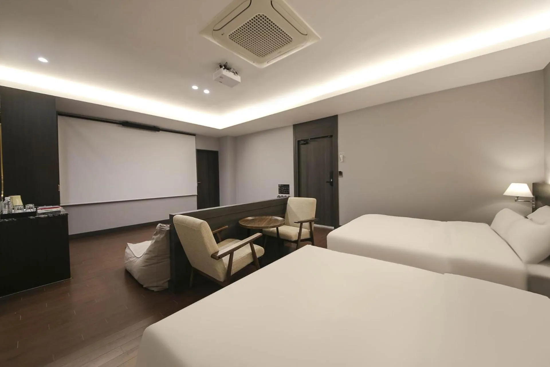 Bed in H Avenue Hotel Sangmu Branch