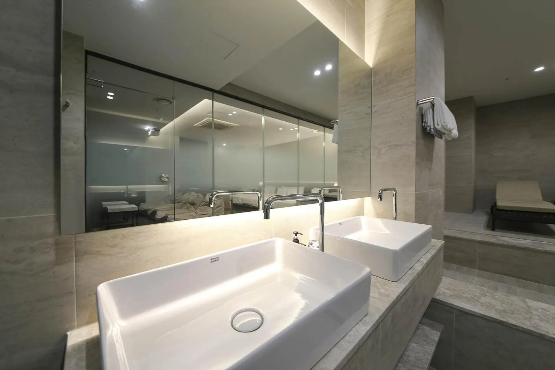 H Avenue Hotel Sangmu Branch