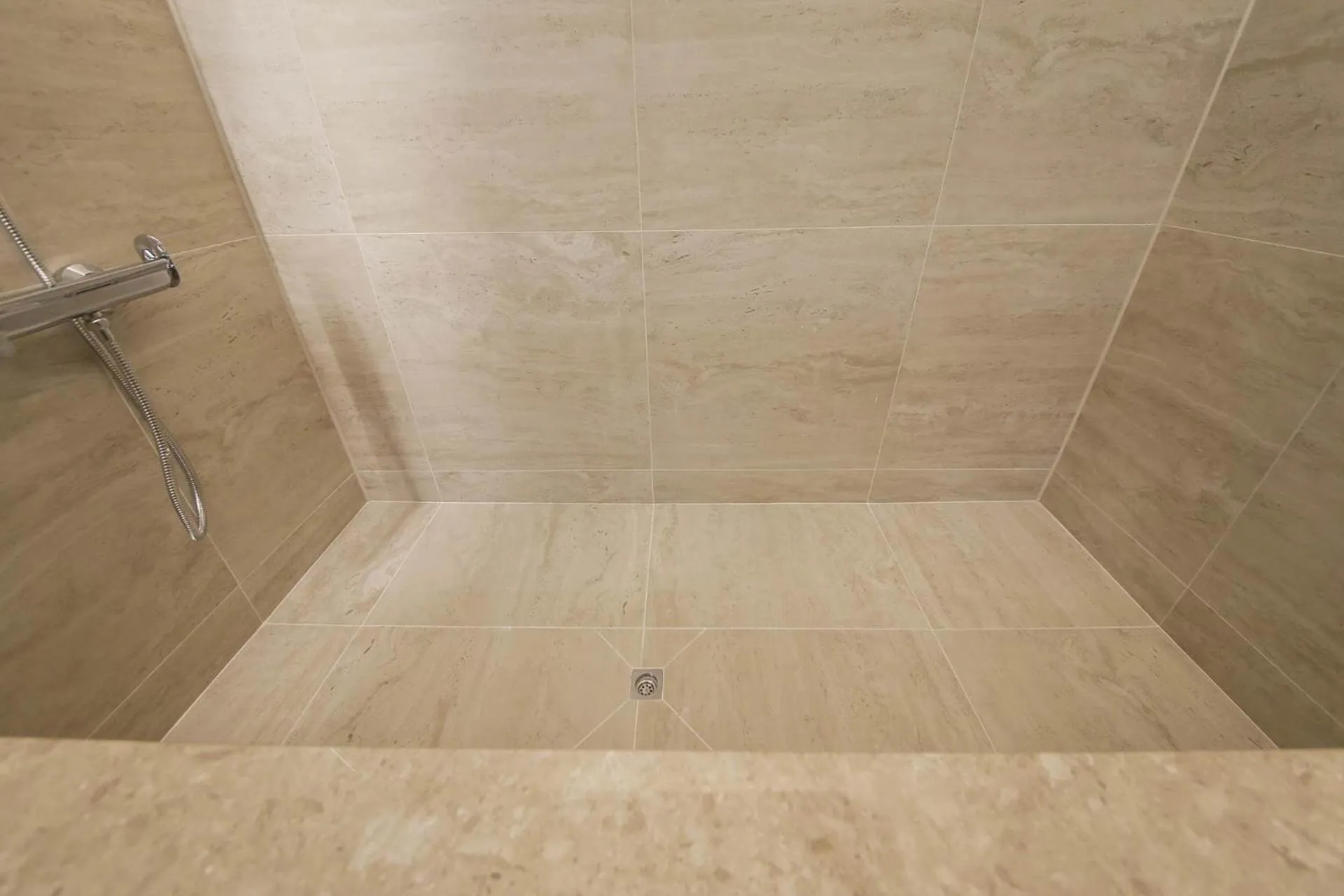 H Avenue Hotel Sangmu Branch