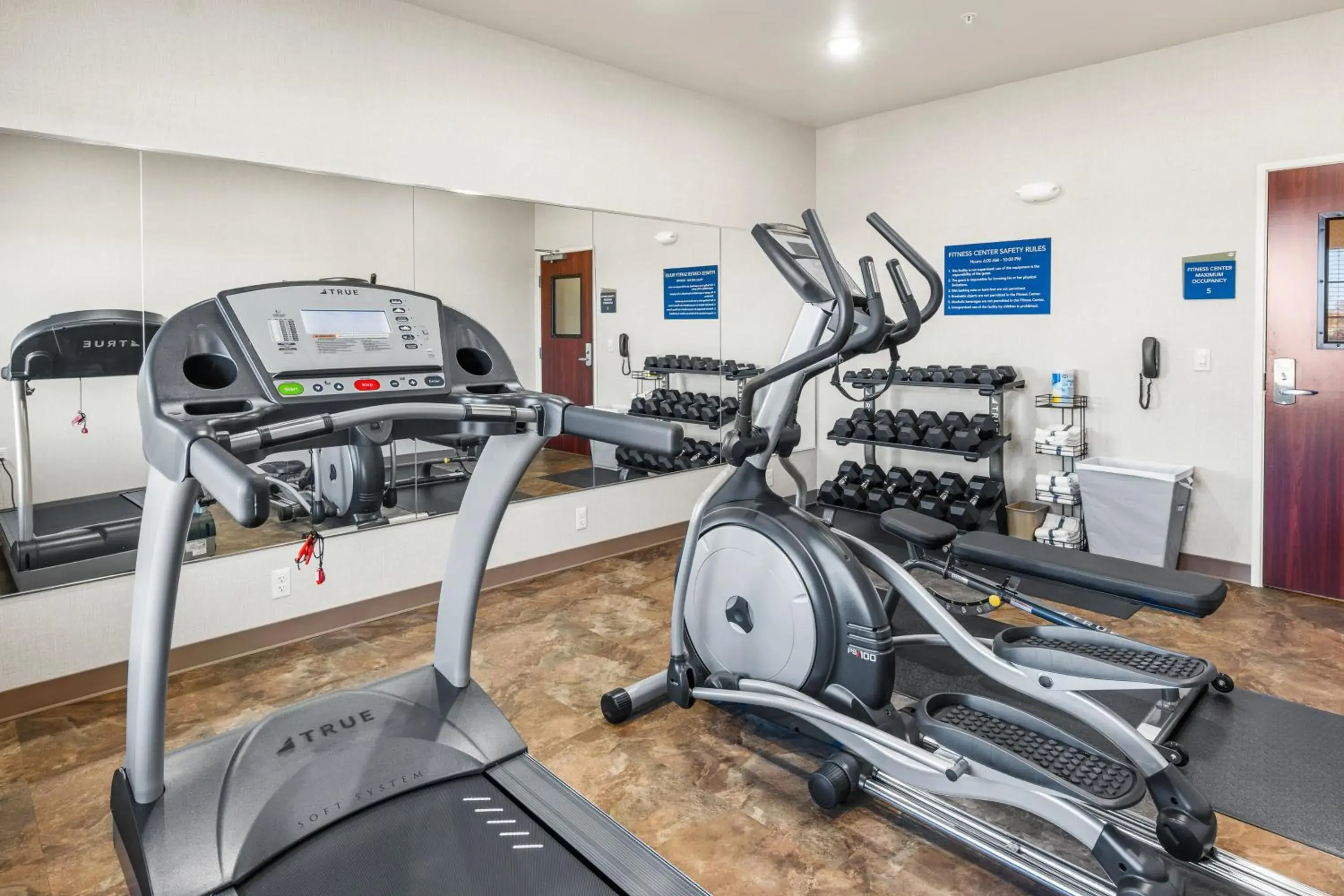 Fitness centre/facilities in Cobblestone Hotel & Suites Denmark - Green Bay Fitness centre/facilities in Cobblestone Hotel & Suites Denmark - Green Bay
