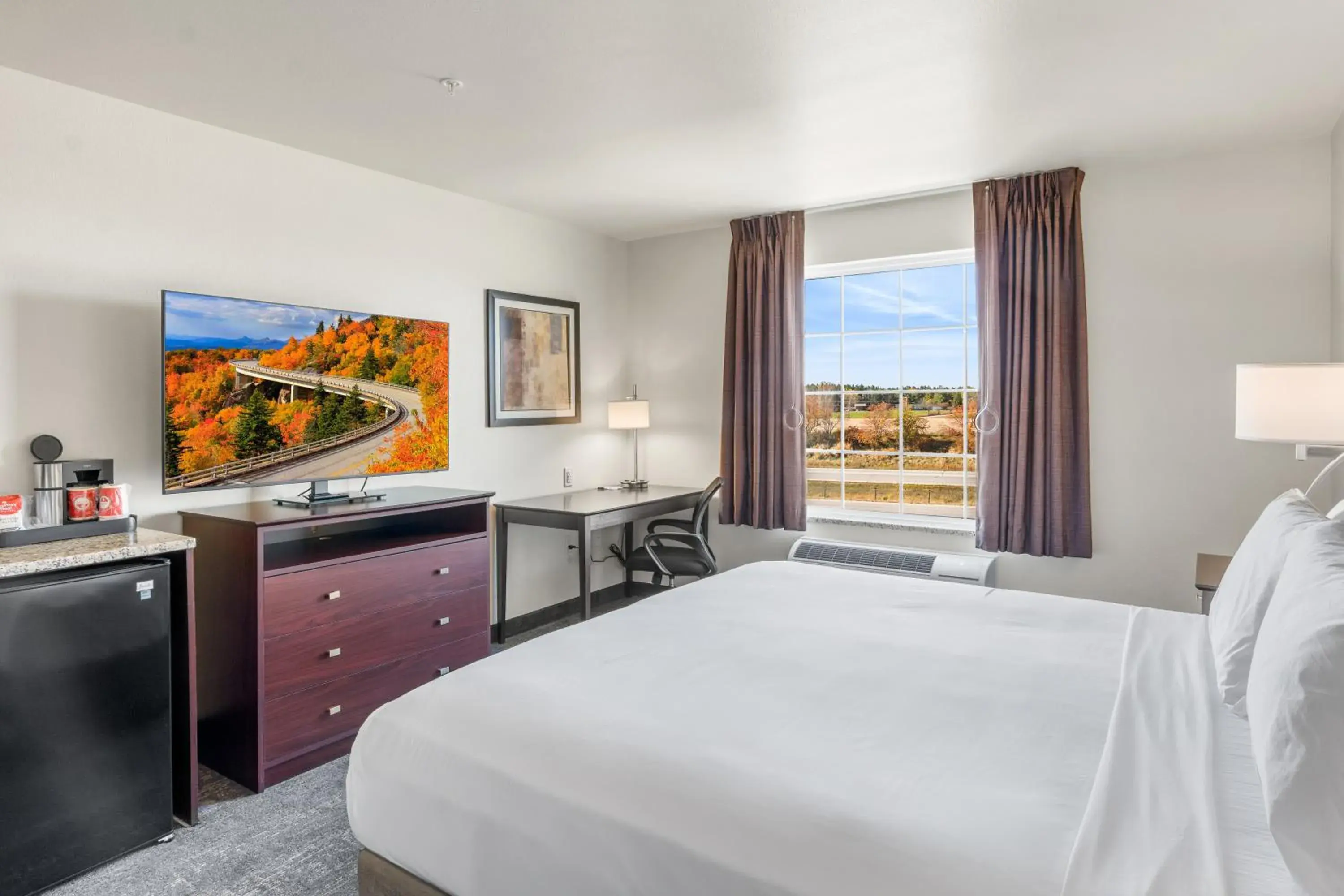 Bed in Cobblestone Hotel & Suites Denmark - Green Bay Bed in Cobblestone Hotel & Suites Denmark - Green Bay