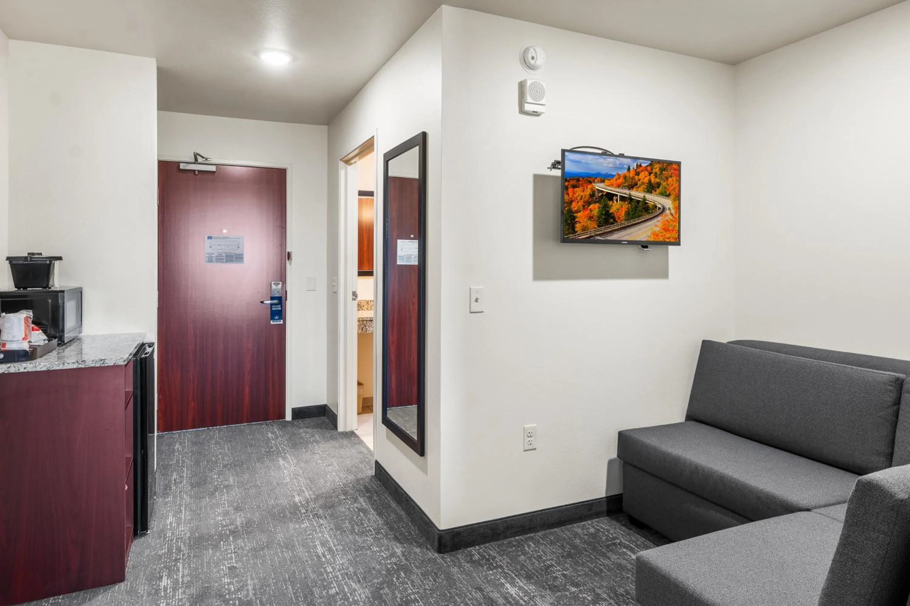 Seating area in Cobblestone Hotel & Suites Denmark - Green Bay