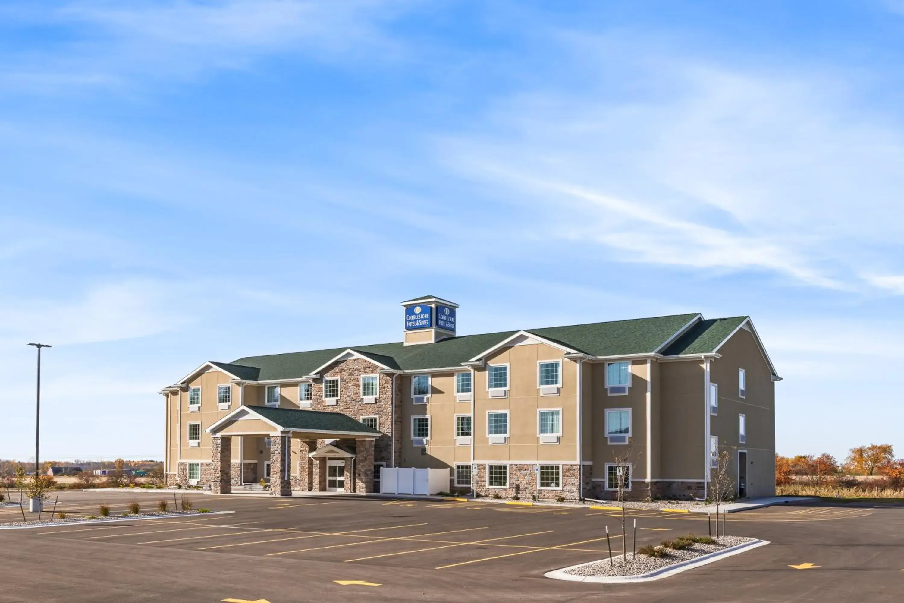 Property building in Cobblestone Hotel & Suites Denmark - Green Bay Property building in Cobblestone Hotel & Suites Denmark - Green Bay