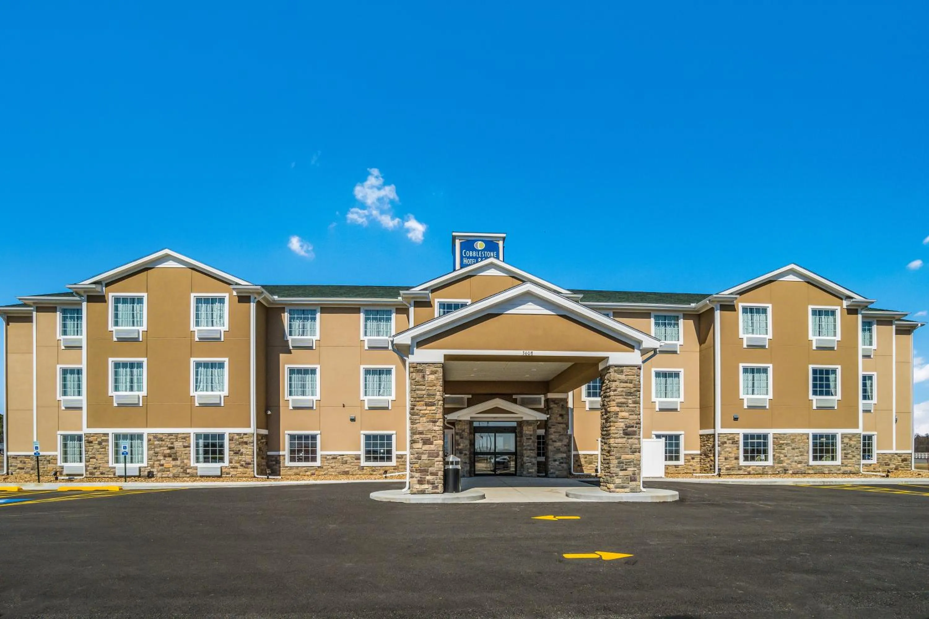 Property building in Cobblestone Hotel & Suites Denmark - Green Bay
