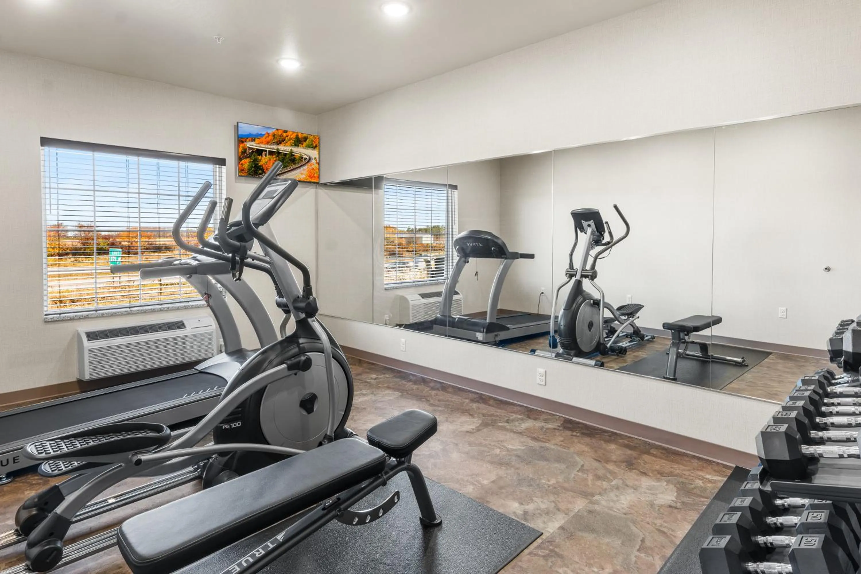 Fitness centre/facilities in Cobblestone Hotel & Suites Denmark - Green Bay