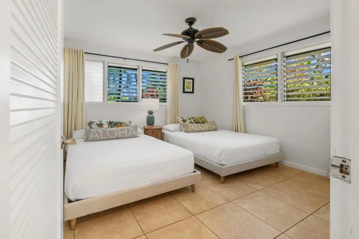 Bed in International Colony Club 37 · ICC 37 Remodeled Hawaiian Cottage