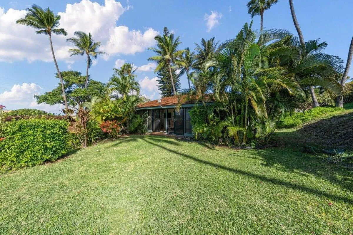 International Colony Club 37 · ICC 37 Remodeled Hawaiian Cottage