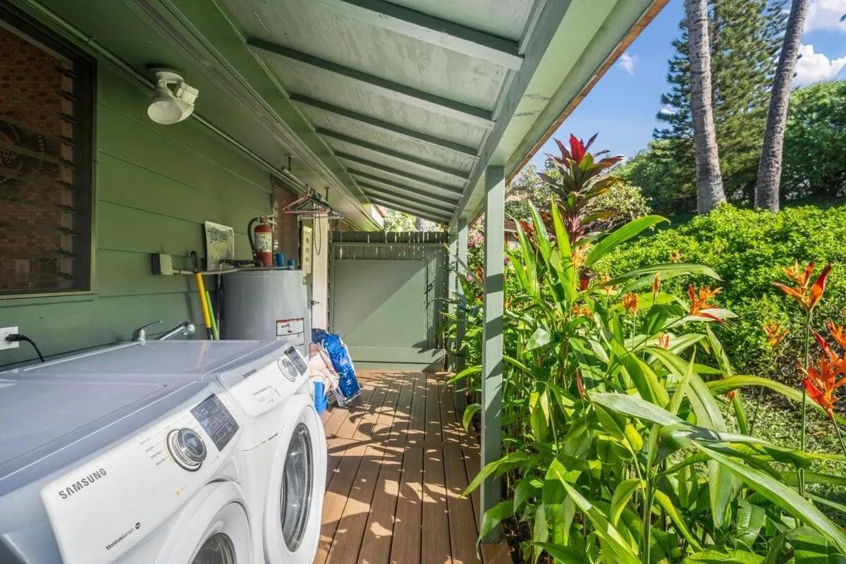 International Colony Club 37 · ICC 37 Remodeled Hawaiian Cottage