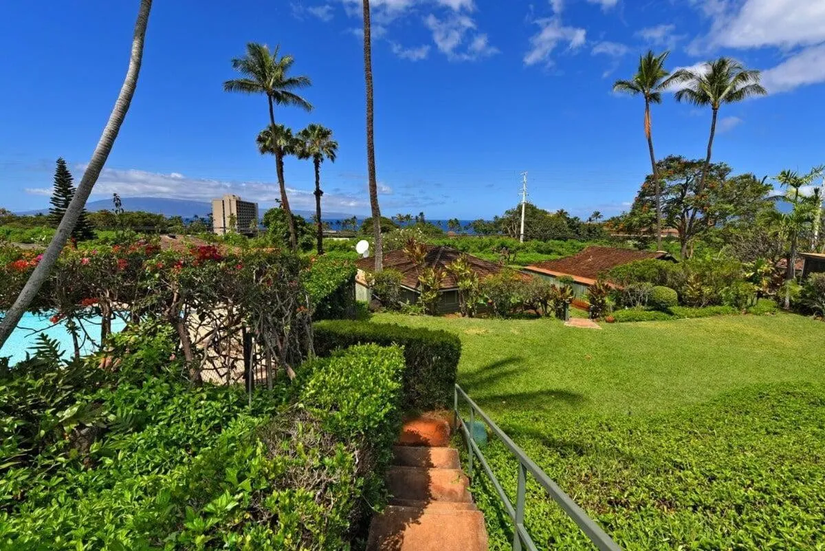 International Colony Club 37 · ICC 37 Remodeled Hawaiian Cottage