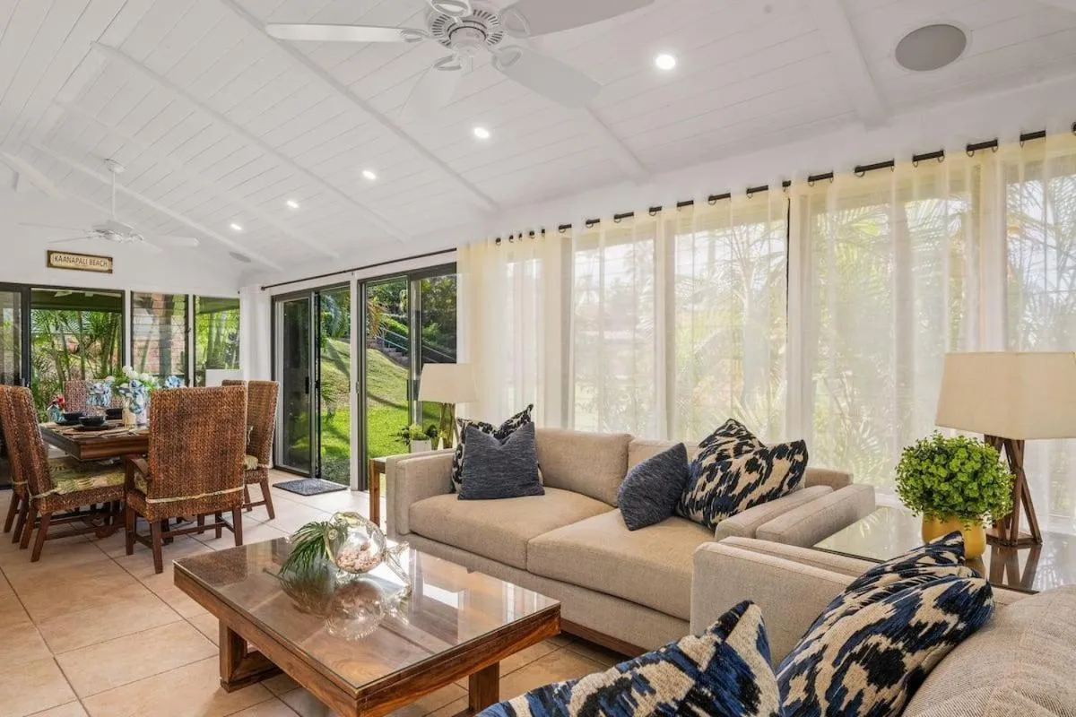 International Colony Club 37 · ICC 37 Remodeled Hawaiian Cottage