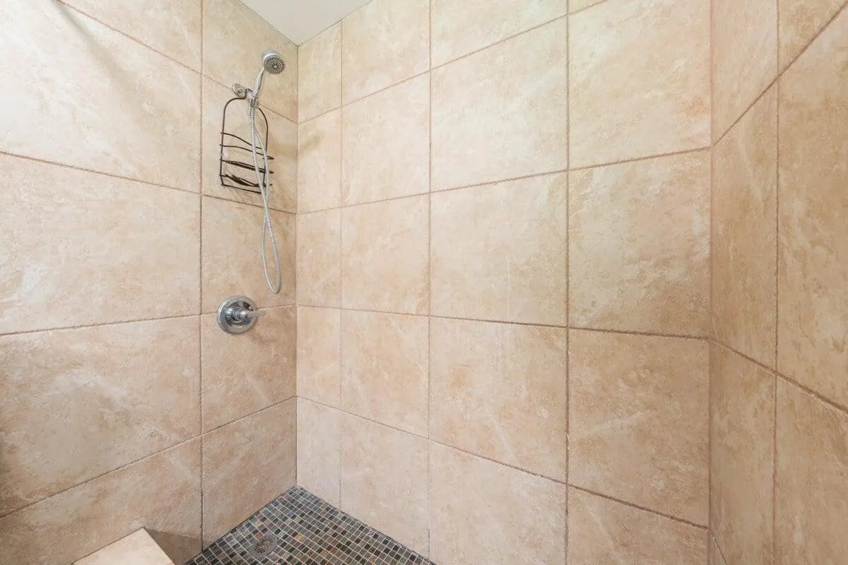 International Colony Club 37 · ICC 37 Remodeled Hawaiian Cottage