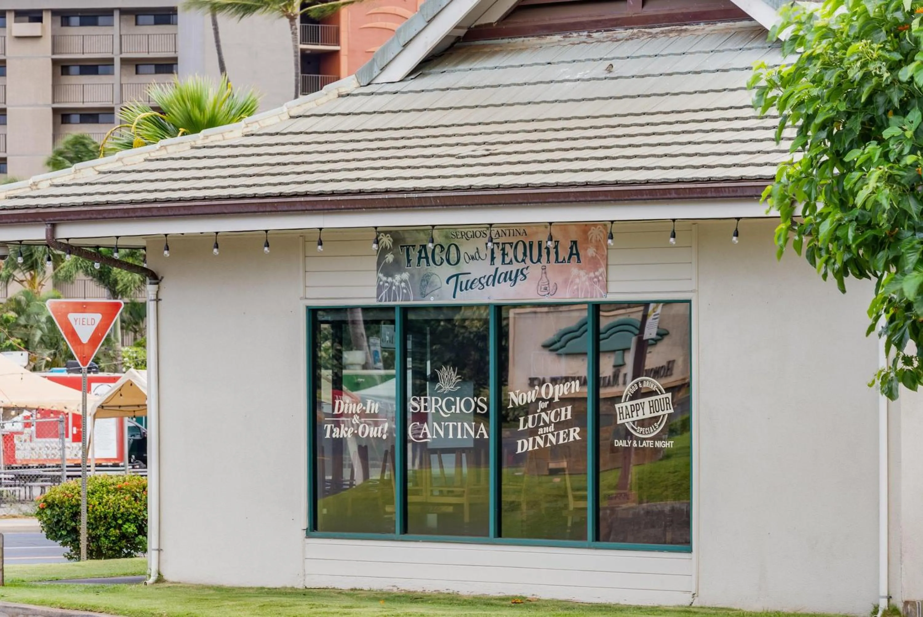 International Colony Club 37 · ICC 37 Remodeled Hawaiian Cottage