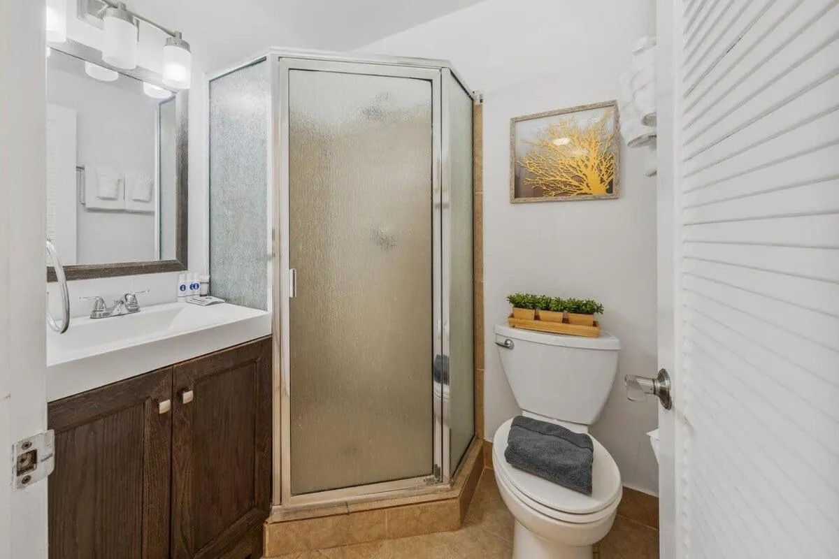 International Colony Club 37 · ICC 37 Remodeled Hawaiian Cottage