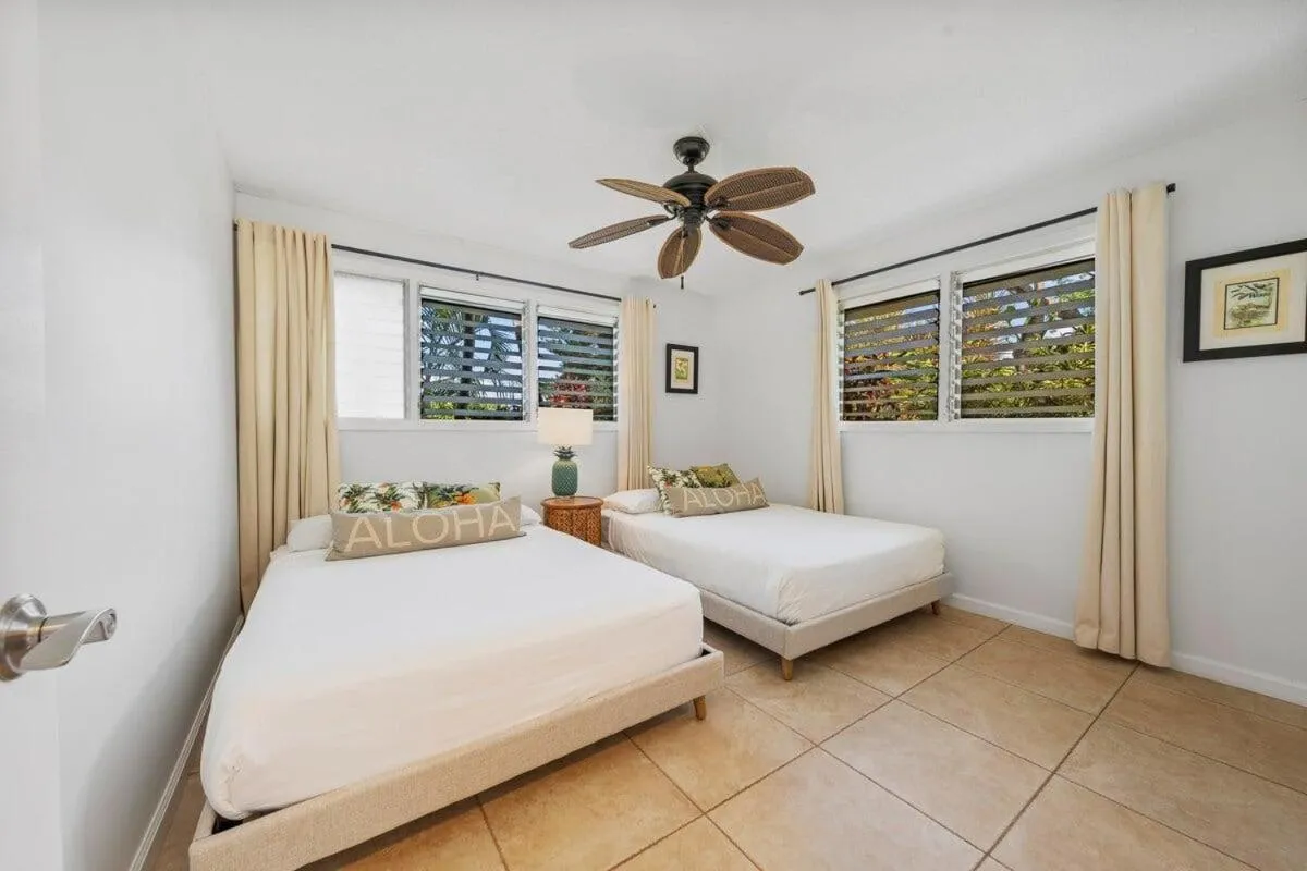Bed in International Colony Club 37 · ICC 37 Remodeled Hawaiian Cottage