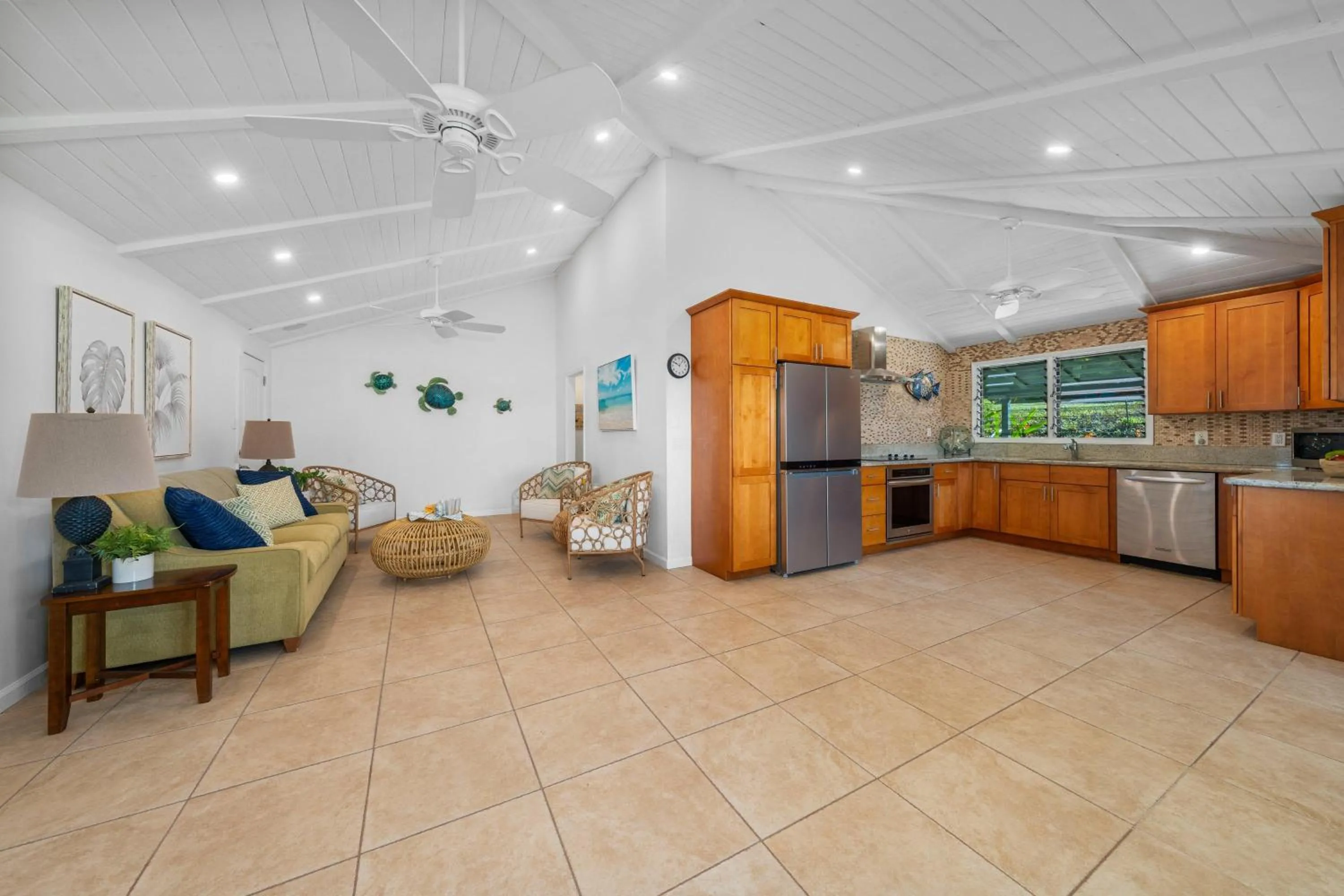 International Colony Club 37 · ICC 37 Remodeled Hawaiian Cottage