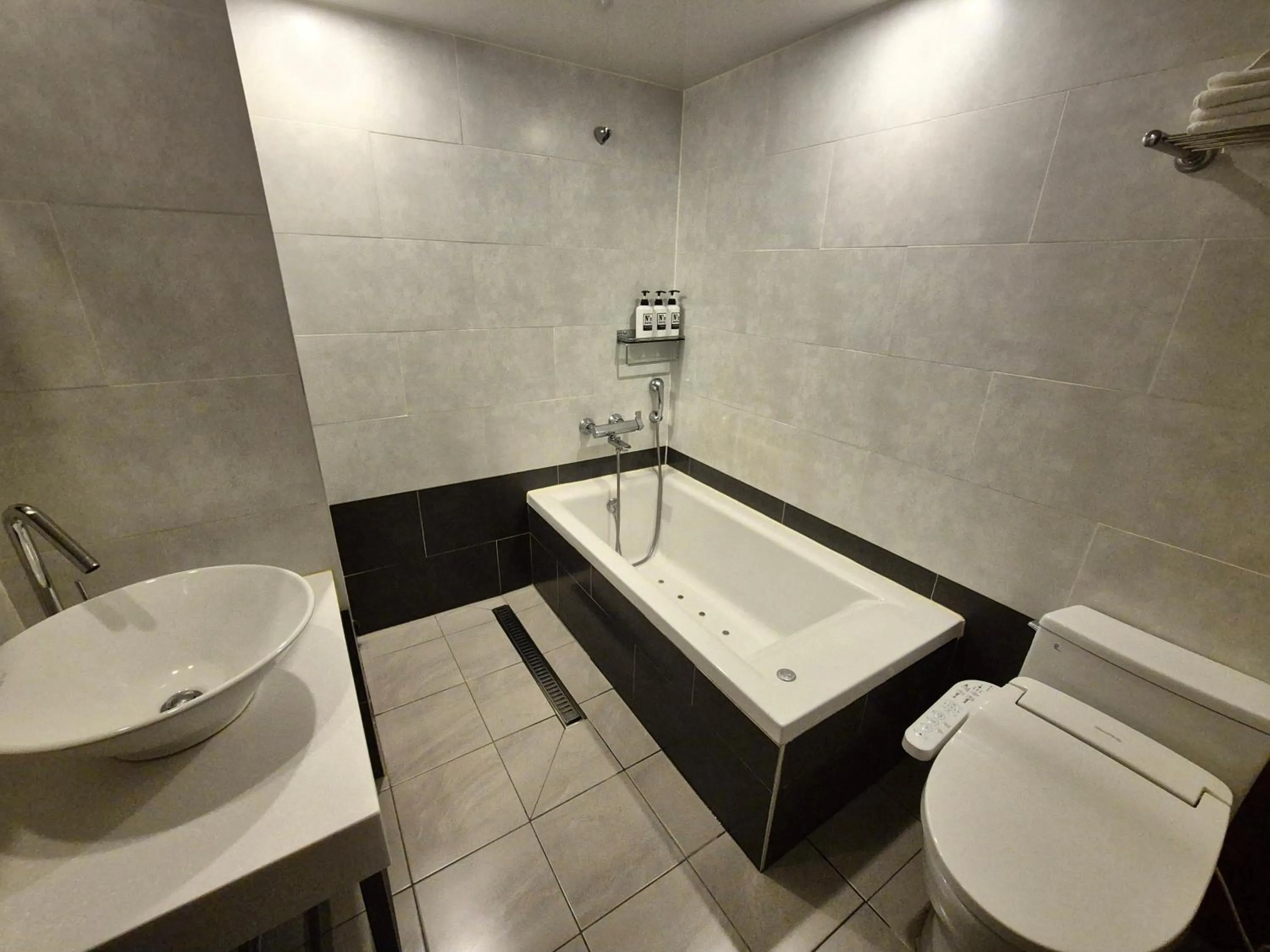 No. 25 Hotel Myeongji Oceanc City Business