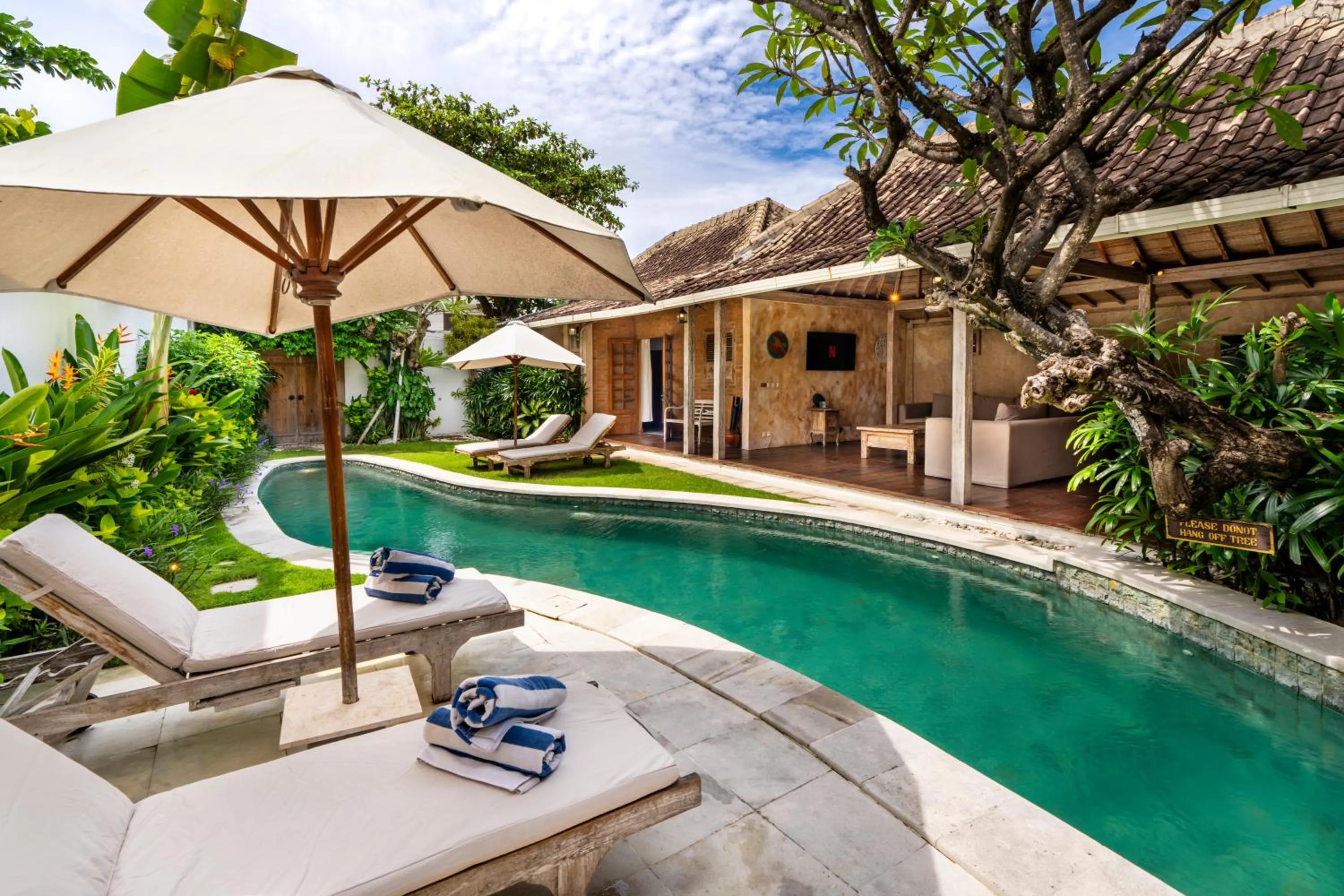 Villa Amsa by Pertama Management