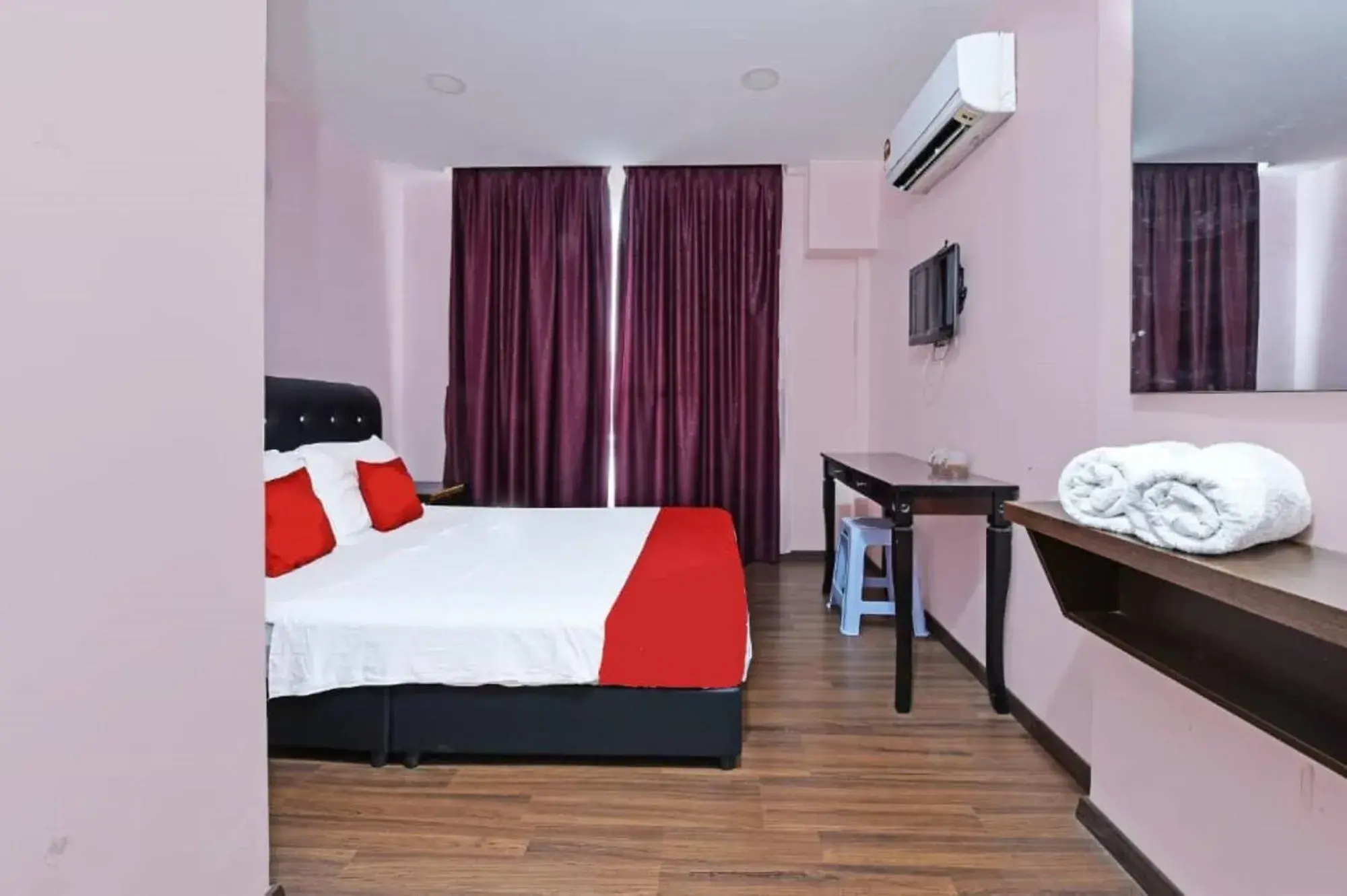 Deluxe Double Room in Seri Mawardah Hotel Deluxe Double Room in Seri Mawardah Hotel