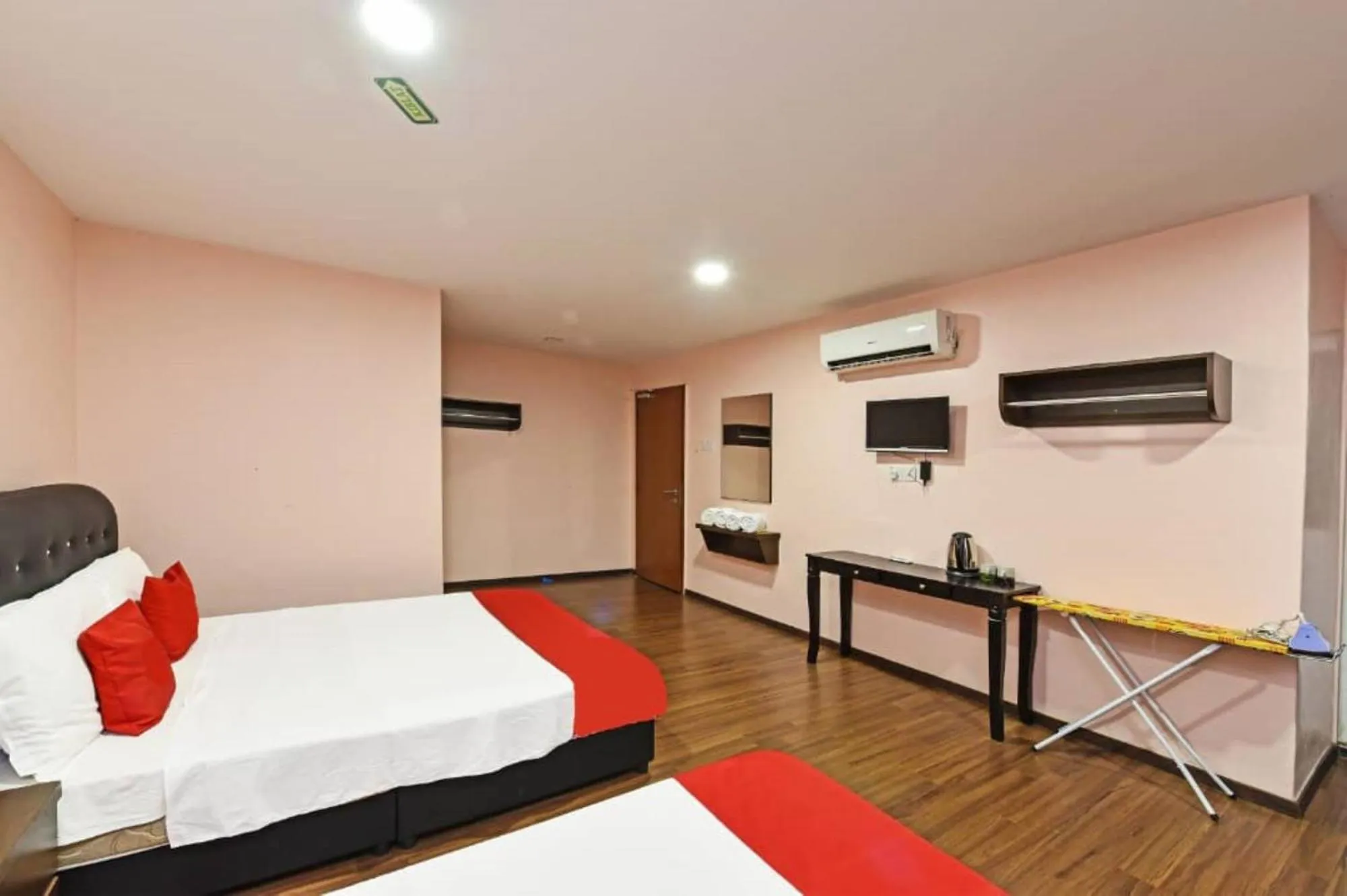 View (from property/room), Bed in Seri Mawardah Hotel