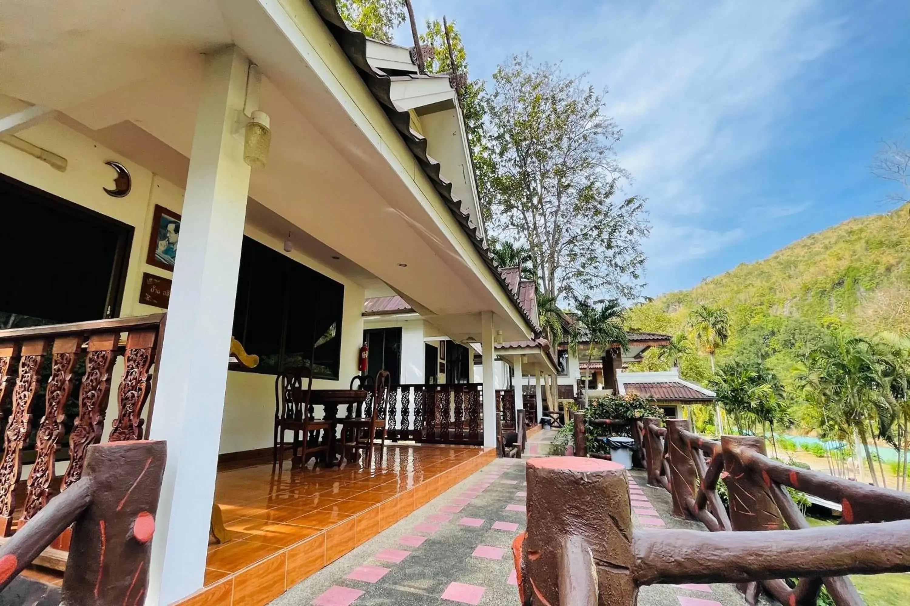 Property building in Baan Rim Kwai Paerimnam Resort Property building in Baan Rim Kwai Paerimnam Resort