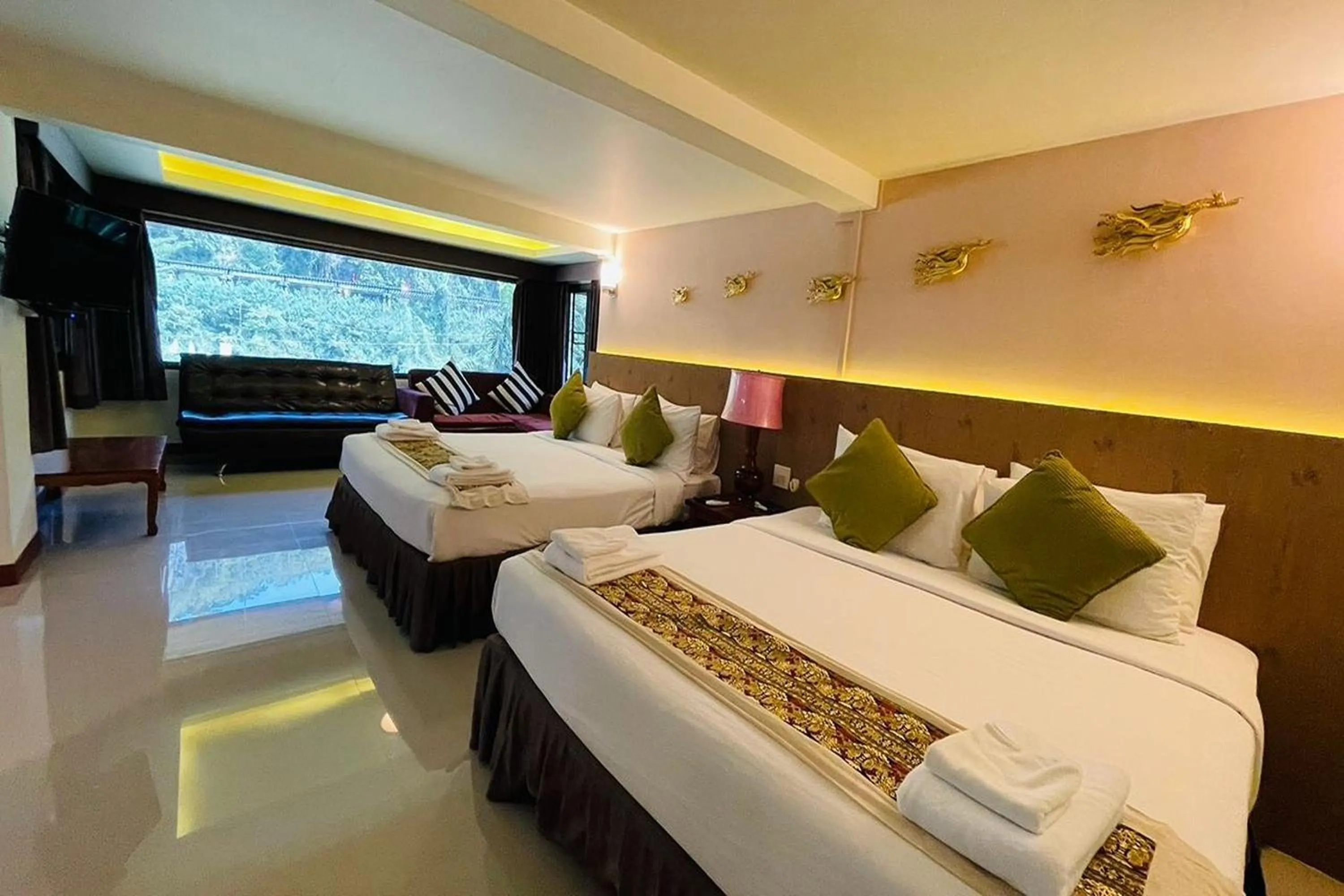 Bed in Baan Rim Kwai Paerimnam Resort