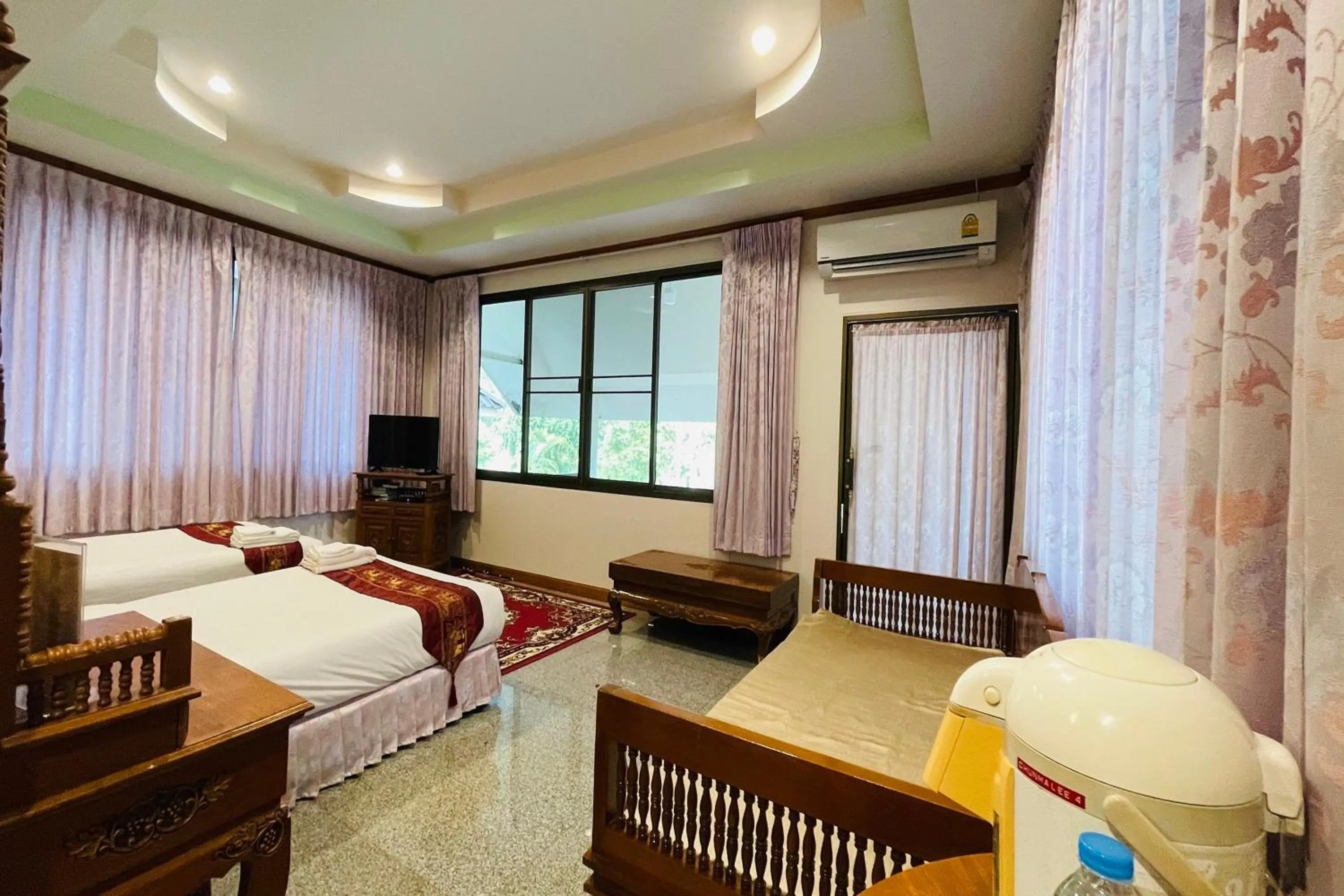 Bed in Baan Rim Kwai Paerimnam Resort