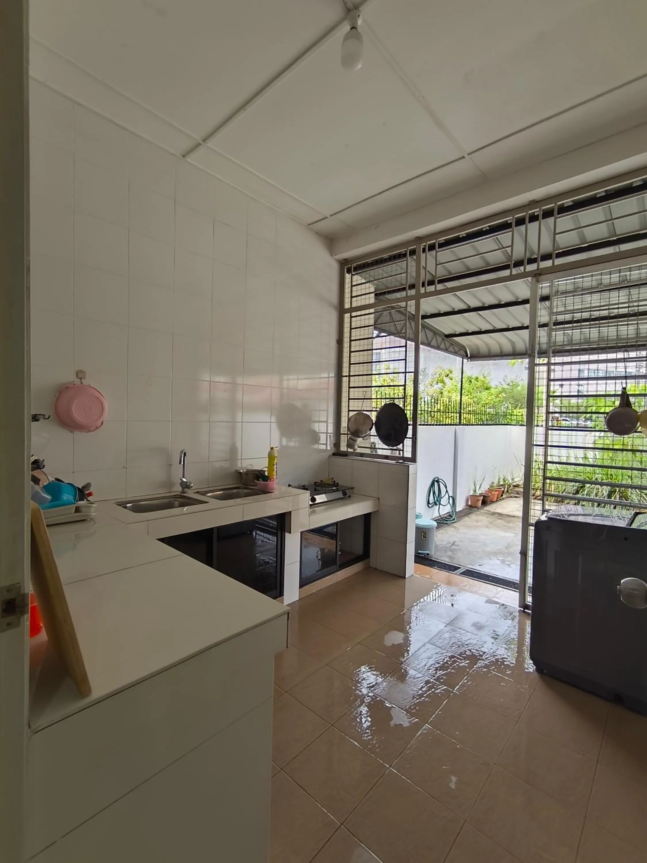 Kitchen or kitchenette in Natol Homestay - Moyan Batu Kawa