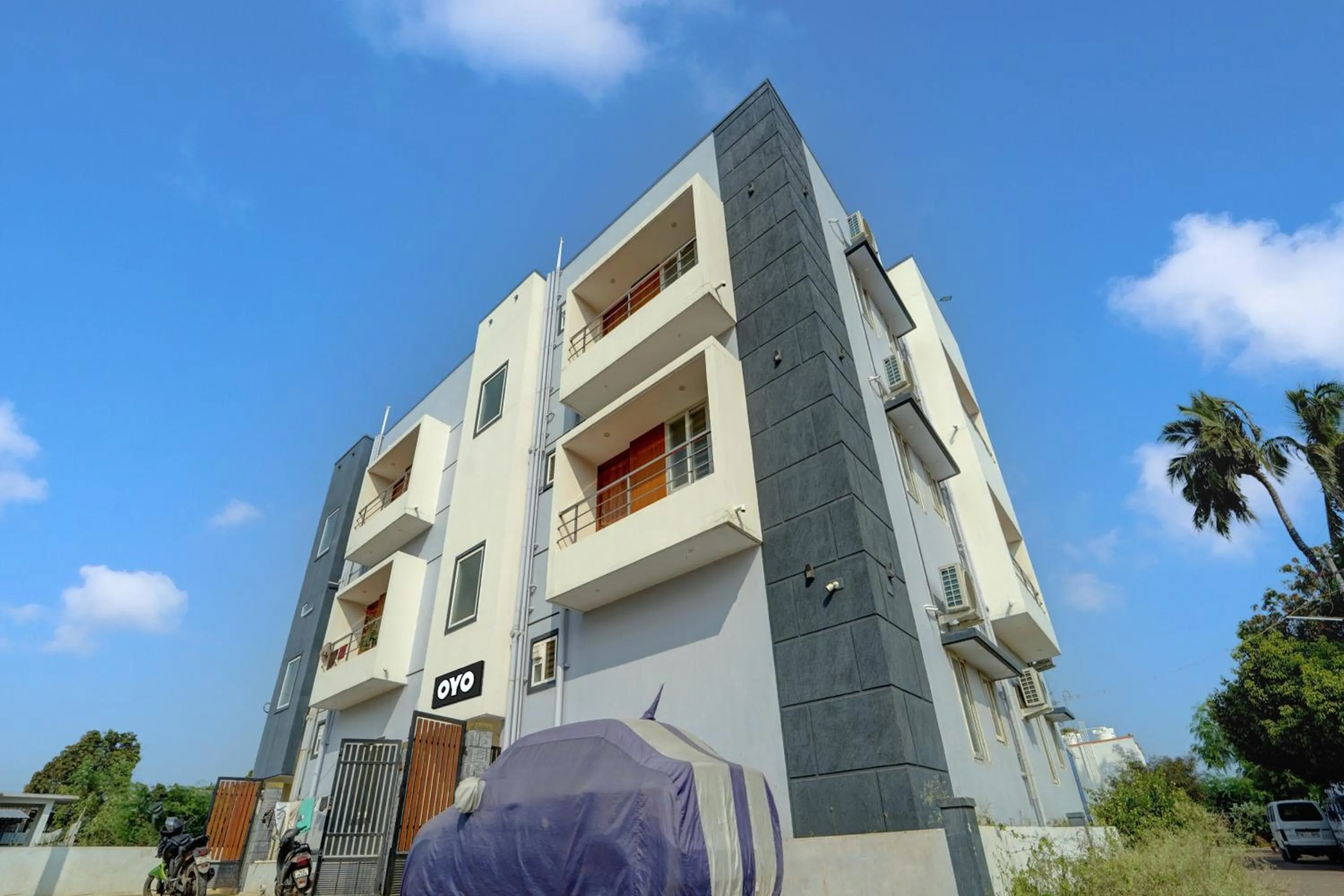 Facade/entrance in Hotel O MM Home Stays