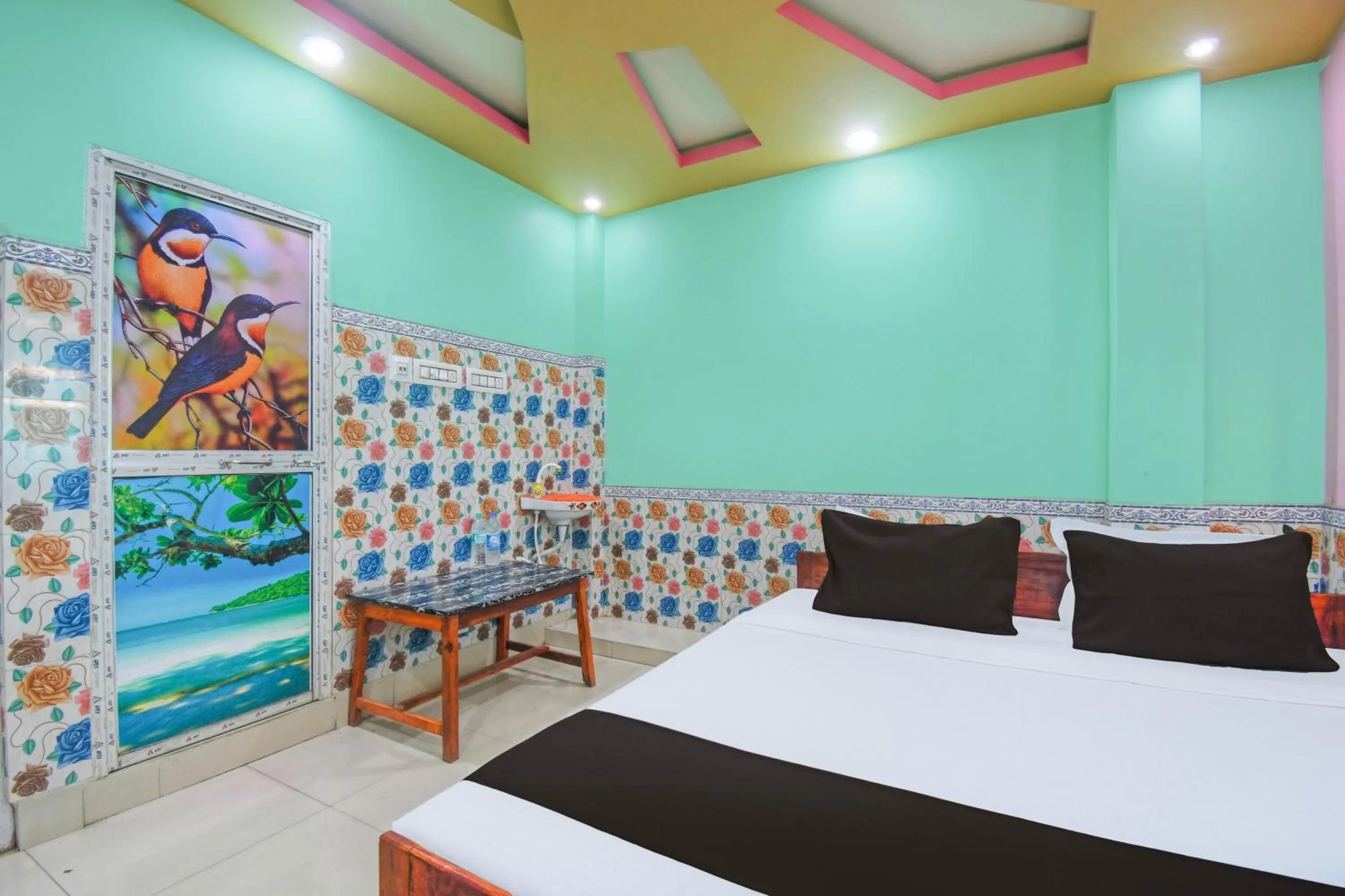 Bedroom, Bed in Hotel O by OYO Yuvraj Lodge