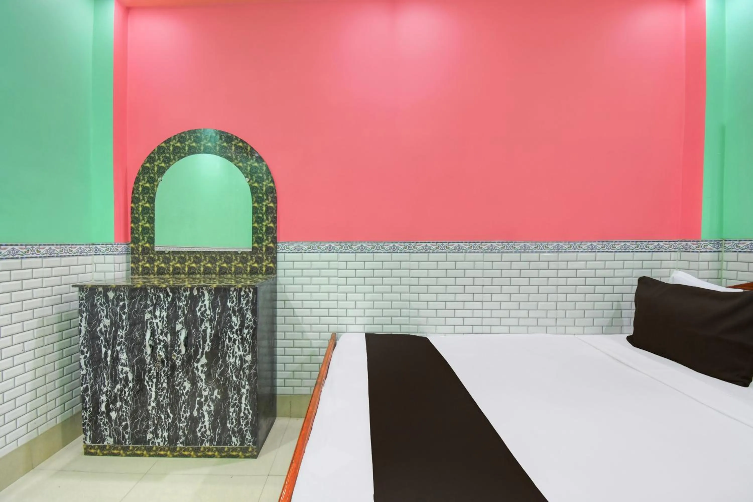 Bedroom, Bed in Hotel O by OYO Yuvraj Lodge