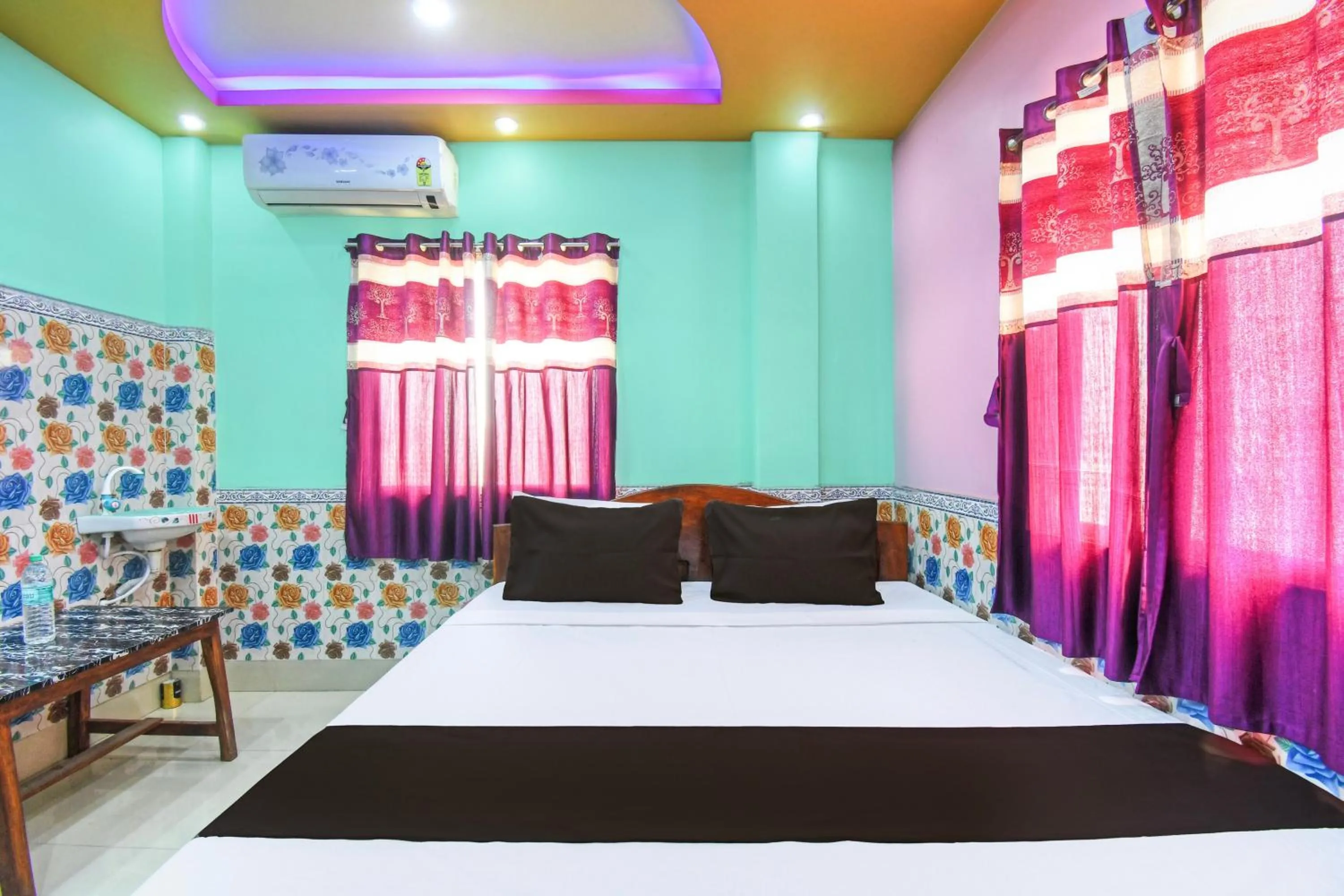 Bedroom, Bed in Hotel O by OYO Yuvraj Lodge