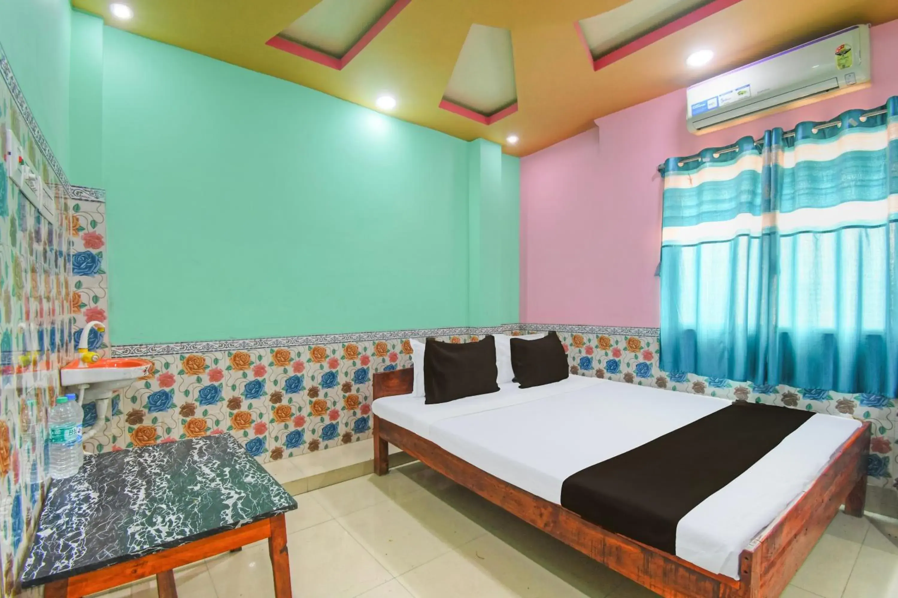 Standard Double Room - single occupancy in Hotel O Yuvraj Lodge Standard Double Room - single occupancy in Hotel O Yuvraj Lodge