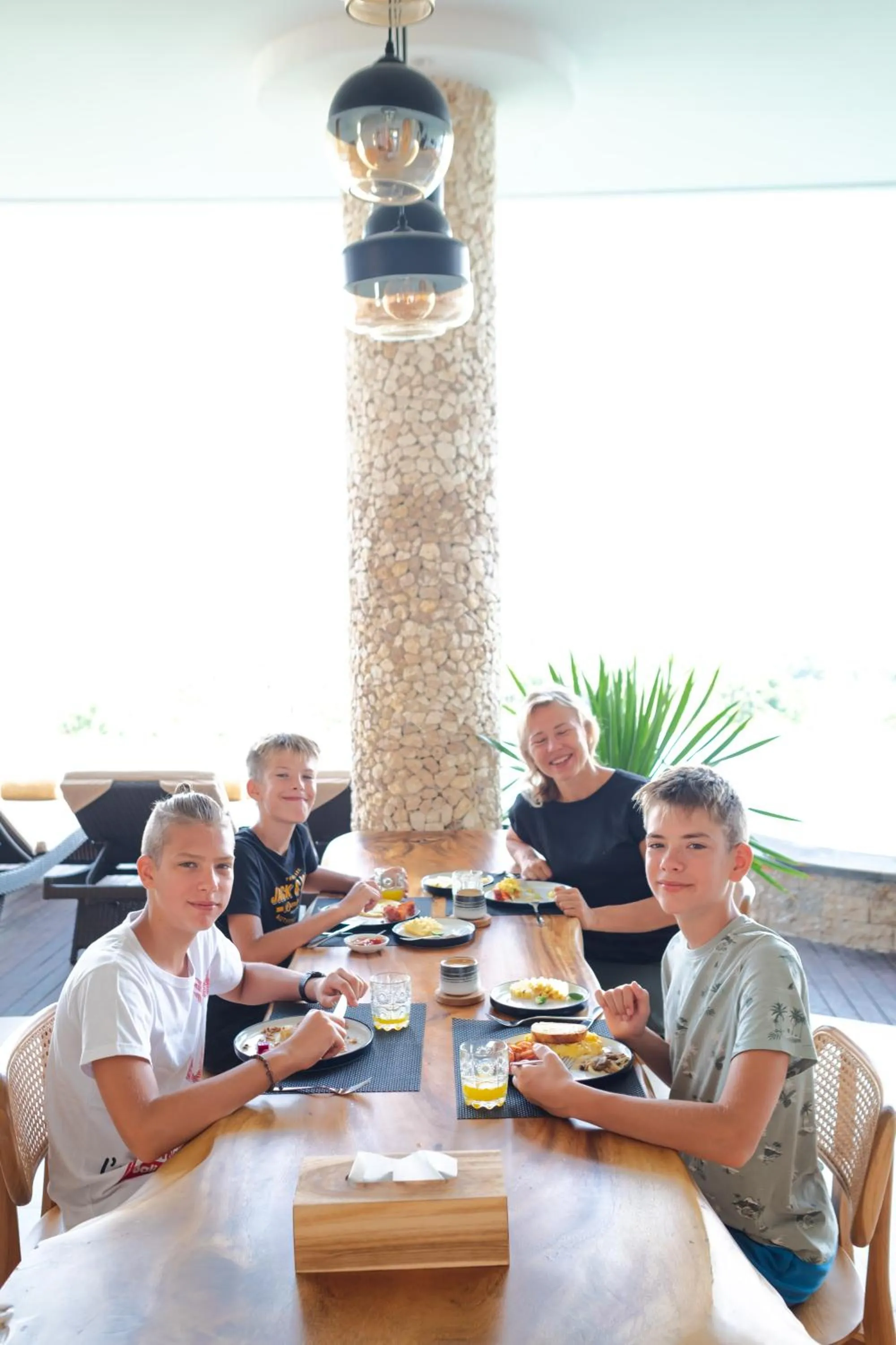 People in Villa Kaliente