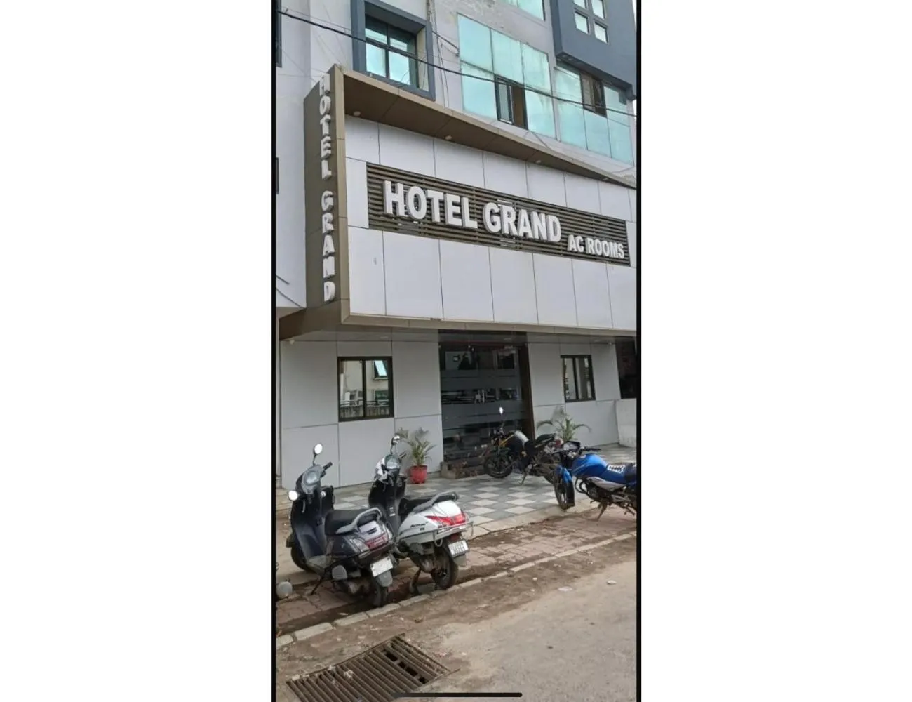 Property building in Hotel Grand, Vadodara