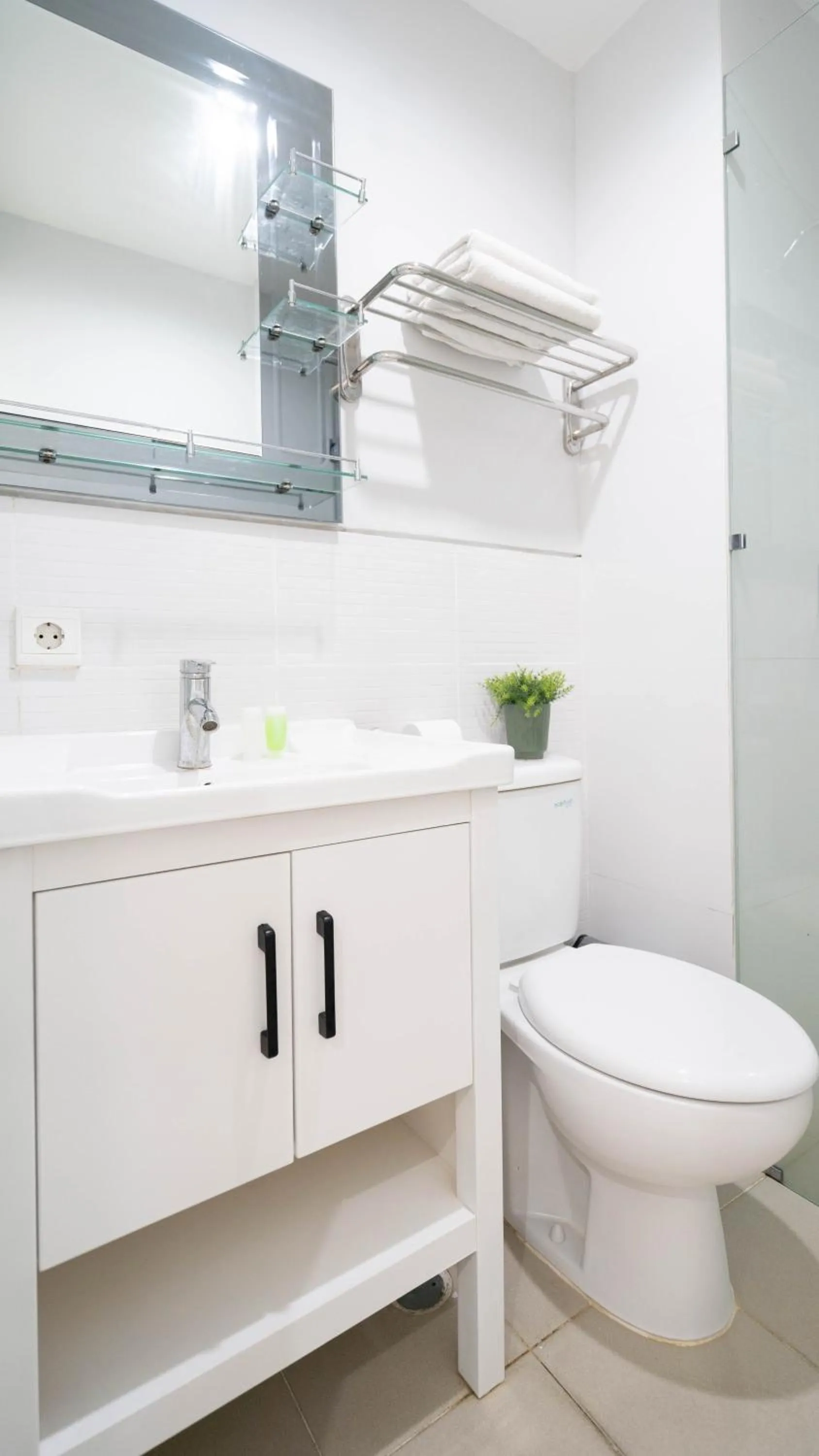 Toilet in Cozy Stay Bali by ARM Hospitality