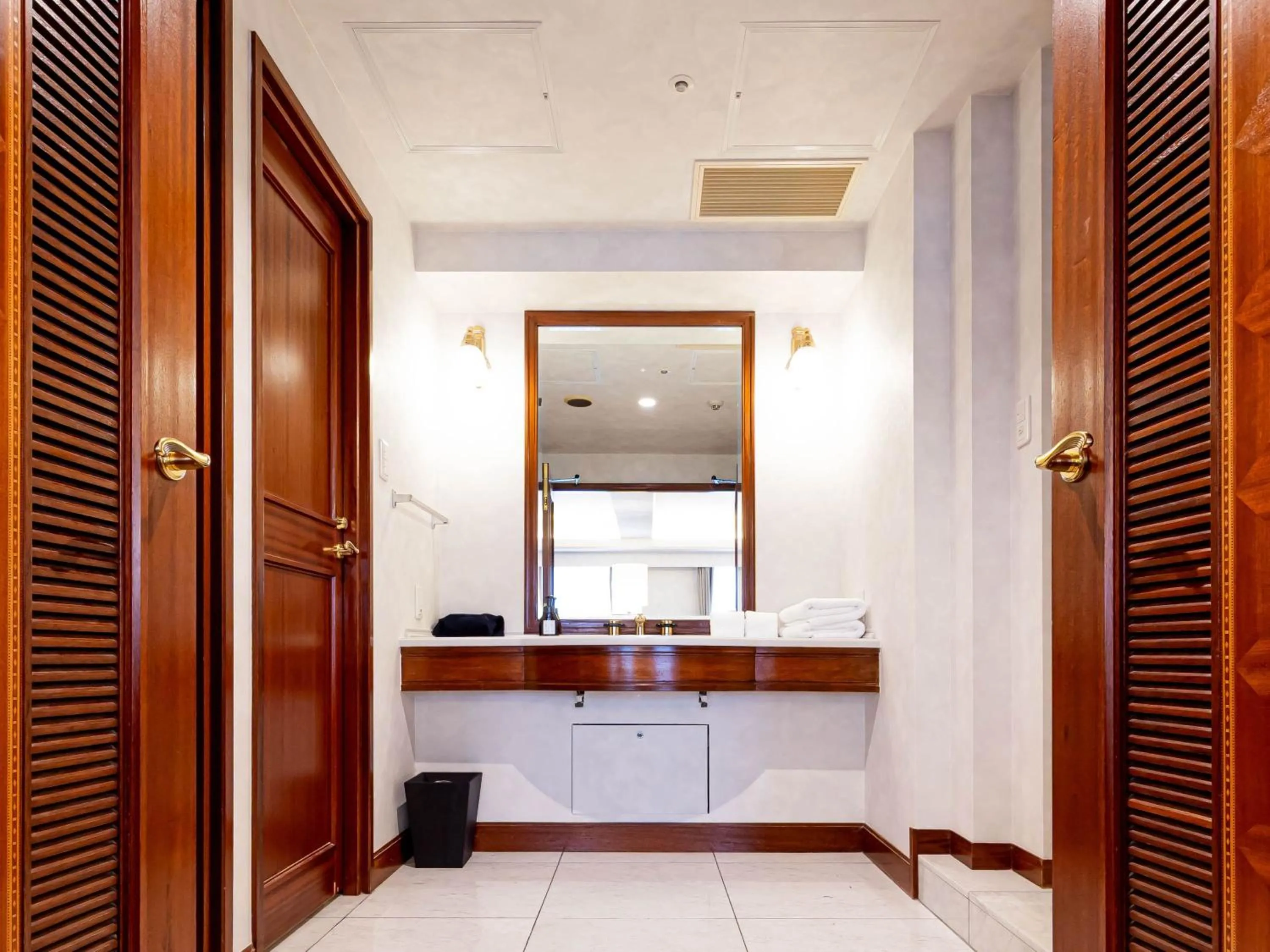 Photo of the whole room in Prince Smart Inn Nagoya Sakae